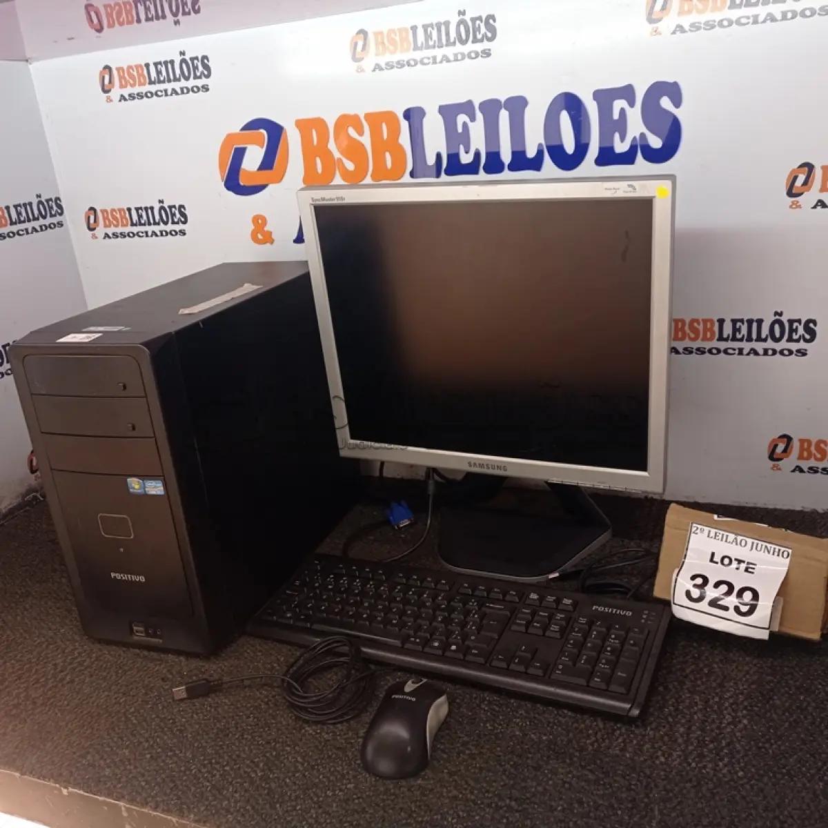 LOTE 329 - 01CPU 2°GERAÇÃO I7 12GB HD 500 MARCA POSITIVO, 01 MONITOR MARCA SAMSUNG COM TECLADO E MOUSE. (NO ESTADO) ATENÇÃO! FAZER A VISITAÇÃO ANTES DE ARREMATAR, NÃO SABEMOS SE FUNCIONA, LEILÃO NÃO TEM GARANTIA E NEM DEVOLUÇÃO, SUJEITO A POSSÍVEIS AVARIAS VISÍVEIS/OCULTAS E/OU AUSÊNCIA DE COMPONENTES.