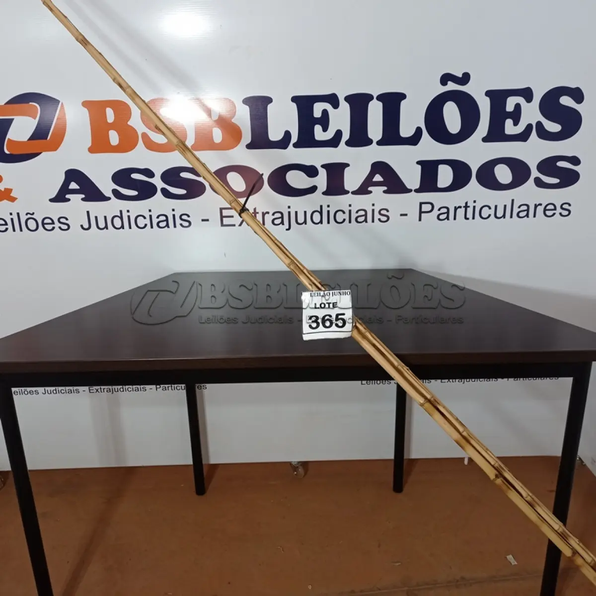 LOTE 365 - 05 VARAS DE BAMBU. (NO ESTADO) ATENÇÃO! FAZER A VISITAÇÃO ANTES DE ARREMATAR, NÃO SABEMOS SE FUNCIONA, LEILÃO NÃO TEM GARANTIA E NEM DEVOLUÇÃO, SUJEITO A POSSÍVEIS AVARIAS VISÍVEIS/OCULTAS E/OU AUSÊNCIA DE COMPONENTES.