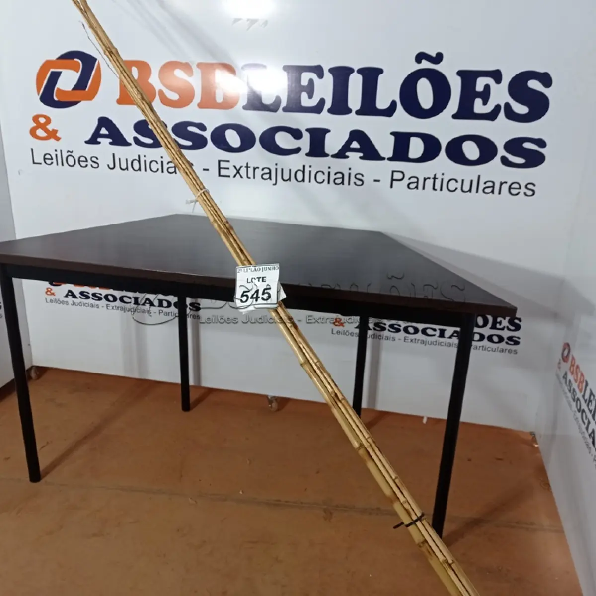 LOTE 545 - 05 VARAS DE BAMBU. (NO ESTADO) ATENÇÃO! FAZER A VISITAÇÃO ANTES DE ARREMATAR, NÃO SABEMOS SE FUNCIONA, LEILÃO NÃO TEM GARANTIA E NEM DEVOLUÇÃO, SUJEITO A POSSÍVEIS AVARIAS VISÍVEIS/OCULTAS E/OU AUSÊNCIA DE COMPONENTES.