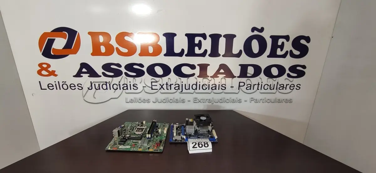 LOTE 268 - 02 PLACAS MÃE PARA PC. (NO ESTADO) ATENÇÃO! FAZER A VISITAÇÃO ANTES DE ARREMATAR, NÃO SABEMOS SE FUNCIONA, LEILÃO NÃO TEM GARANTIA E NEM DEVOLUÇÃO, SUJEITO A POSSÍVEIS AVARIAS VISÍVEIS/OCULTAS E/OU AUSÊNCIA DE COMPONENTES.