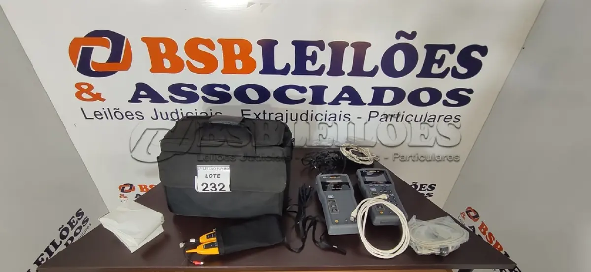 LOTE 232 - 01 CERTIFICADOR DE CABOS MARCA LANTEK 7G COM CASE. (NO ESTADO) ATENÇÃO! FAZER A VISITAÇÃO ANTES DE ARREMATAR, NÃO SABEMOS SE FUNCIONA, LEILÃO NÃO TEM GARANTIA E NEM DEVOLUÇÃO, SUJEITO A POSSÍVEIS AVARIAS VISÍVEIS/OCULTAS E/OU AUSÊNCIA DE COMPONENTES.