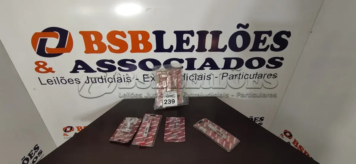 LOTE 239 - 01 LOTE COM VÁRIOS BATENTES E FECHOS DE EMBUTIR PARA PORTAS. (NO ESTADO) ATENÇÃO! FAZER A VISITAÇÃO ANTES DE ARREMATAR, NÃO SABEMOS SE FUNCIONA, LEILÃO NÃO TEM GARANTIA E NEM DEVOLUÇÃO, SUJEITO A POSSÍVEIS AVARIAS VISÍVEIS/OCULTAS E/OU AUSÊNCIA DE COMPONENTES.