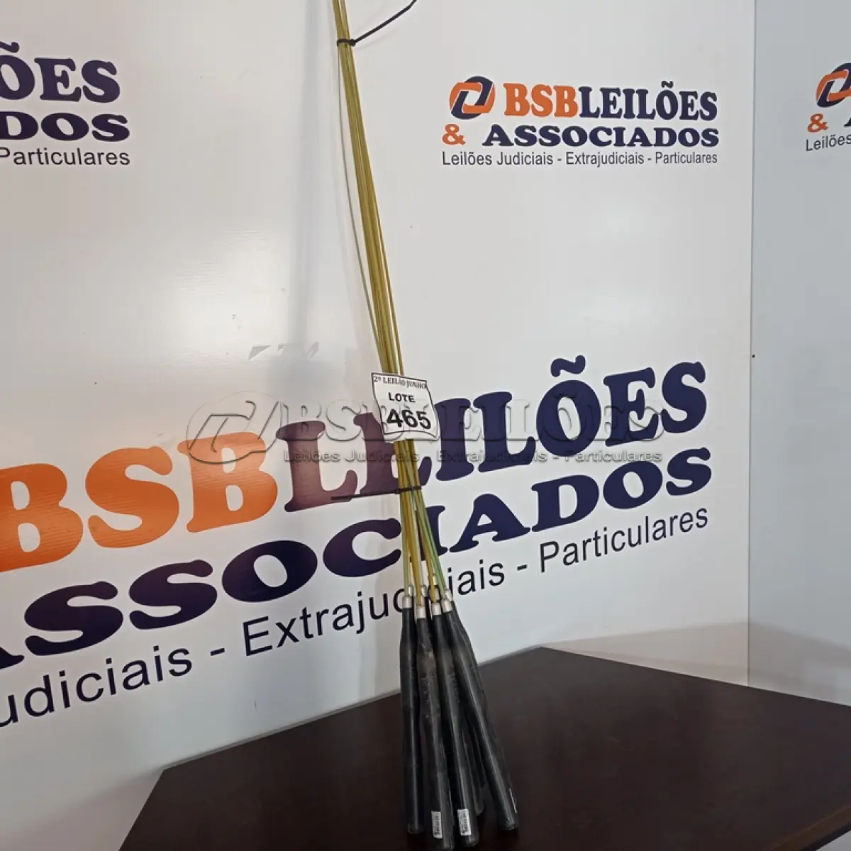 LOTE 465 - 10 VARAS DE FIBRAS. (NO ESTADO) ATENÇÃO! FAZER A VISITAÇÃO ANTES DE ARREMATAR, NÃO SABEMOS SE FUNCIONA, LEILÃO NÃO TEM GARANTIA E NEM DEVOLUÇÃO, SUJEITO A POSSÍVEIS AVARIAS VISÍVEIS/OCULTAS E/OU AUSÊNCIA DE COMPONENTES.