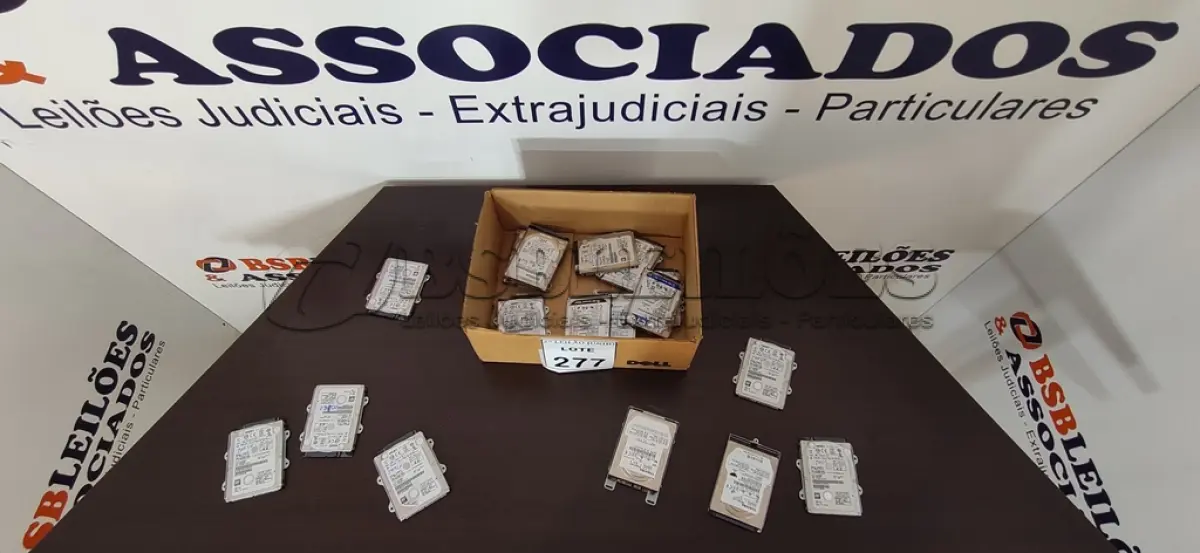 LOTE 277 - 17 HDS PARA NOTEBOOKS TAMANHOS DIVERSOS. (NO ESTADO) ATENÇÃO! FAZER A VISITAÇÃO ANTES DE ARREMATAR, NÃO SABEMOS SE FUNCIONA, LEILÃO NÃO TEM GARANTIA E NEM DEVOLUÇÃO, SUJEITO A POSSÍVEIS AVARIAS VISÍVEIS/OCULTAS E/OU AUSÊNCIA DE COMPONENTES.
