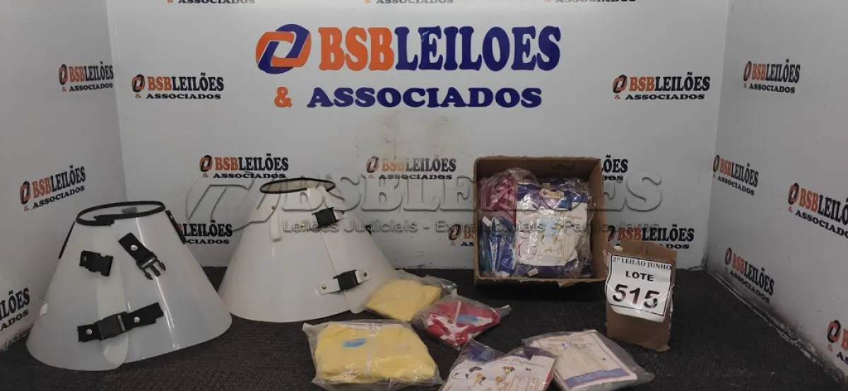 LOTE 515 - 01 LOTE COM VÁRIAS ROUPAS PARA PETS E 02 FOCINHEIRAS. (NO ESTADO) ATENÇÃO! FAZER A VISITAÇÃO ANTES DE ARREMATAR, NÃO SABEMOS SE FUNCIONA, LEILÃO NÃO TEM GARANTIA E NEM DEVOLUÇÃO, SUJEITO A POSSÍVEIS AVARIAS VISÍVEIS/OCULTAS E/OU AUSÊNCIA DE COMPONENTES.