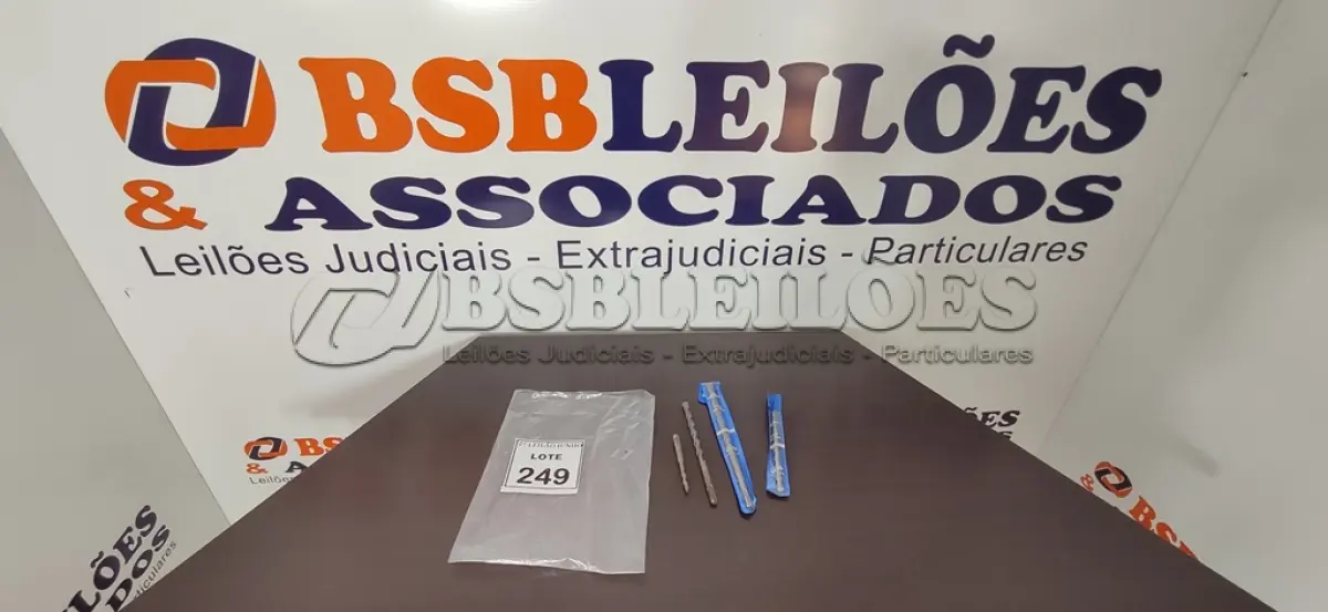 LOTE 249 - 04 BROCAS SDS PLUSS. (NO ESTADO) ATENÇÃO! FAZER A VISITAÇÃO ANTES DE ARREMATAR, NÃO SABEMOS SE FUNCIONA, LEILÃO NÃO TEM GARANTIA E NEM DEVOLUÇÃO, SUJEITO A POSSÍVEIS AVARIAS VISÍVEIS/OCULTAS E/OU AUSÊNCIA DE COMPONENTES.