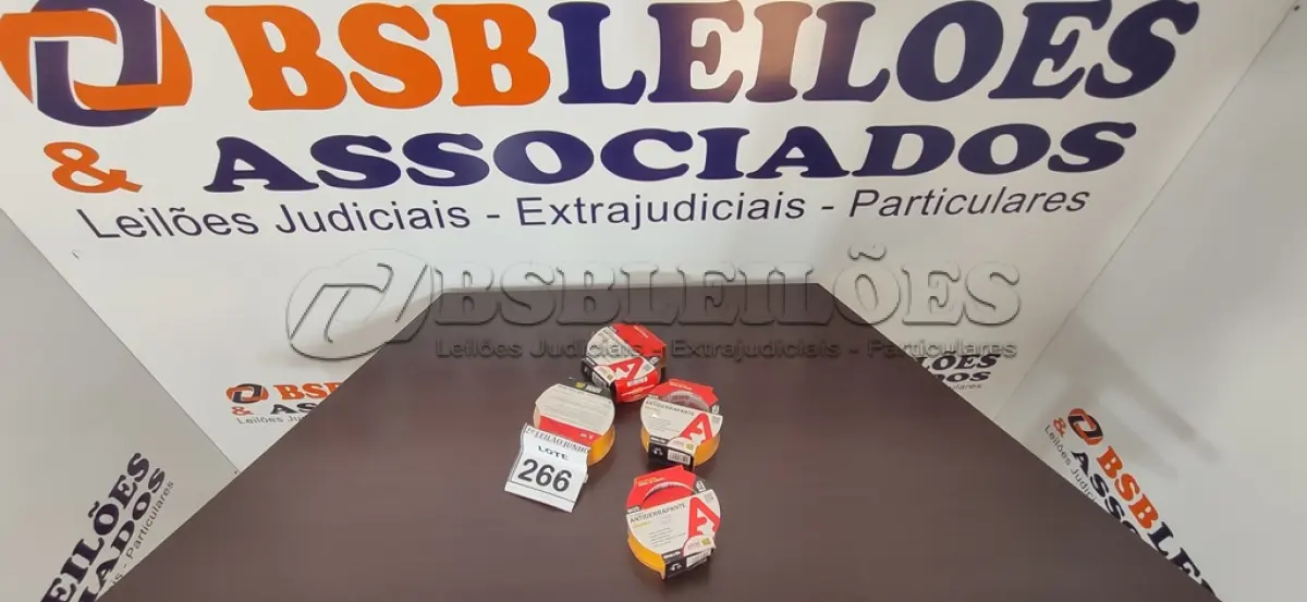 LOTE 266 - 04 FITAS ANTIDERRAPANTES. (NO ESTADO) ATENÇÃO! FAZER A VISITAÇÃO ANTES DE ARREMATAR, NÃO SABEMOS SE FUNCIONA, LEILÃO NÃO TEM GARANTIA E NEM DEVOLUÇÃO, SUJEITO A POSSÍVEIS AVARIAS VISÍVEIS/OCULTAS E/OU AUSÊNCIA DE COMPONENTES.