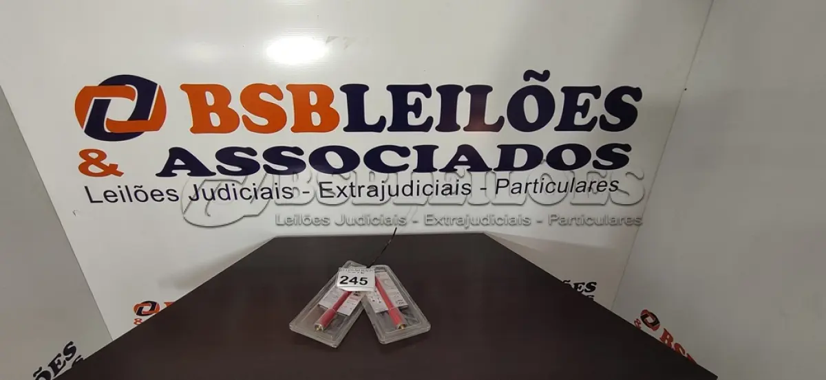 LOTE 245 - 02 SERRAS COPO DIAMANTADO COM HASTE. (NO ESTADO) ATENÇÃO! FAZER A VISITAÇÃO ANTES DE ARREMATAR, NÃO SABEMOS SE FUNCIONA, LEILÃO NÃO TEM GARANTIA E NEM DEVOLUÇÃO, SUJEITO A POSSÍVEIS AVARIAS VISÍVEIS/OCULTAS E/OU AUSÊNCIA DE COMPONENTES.