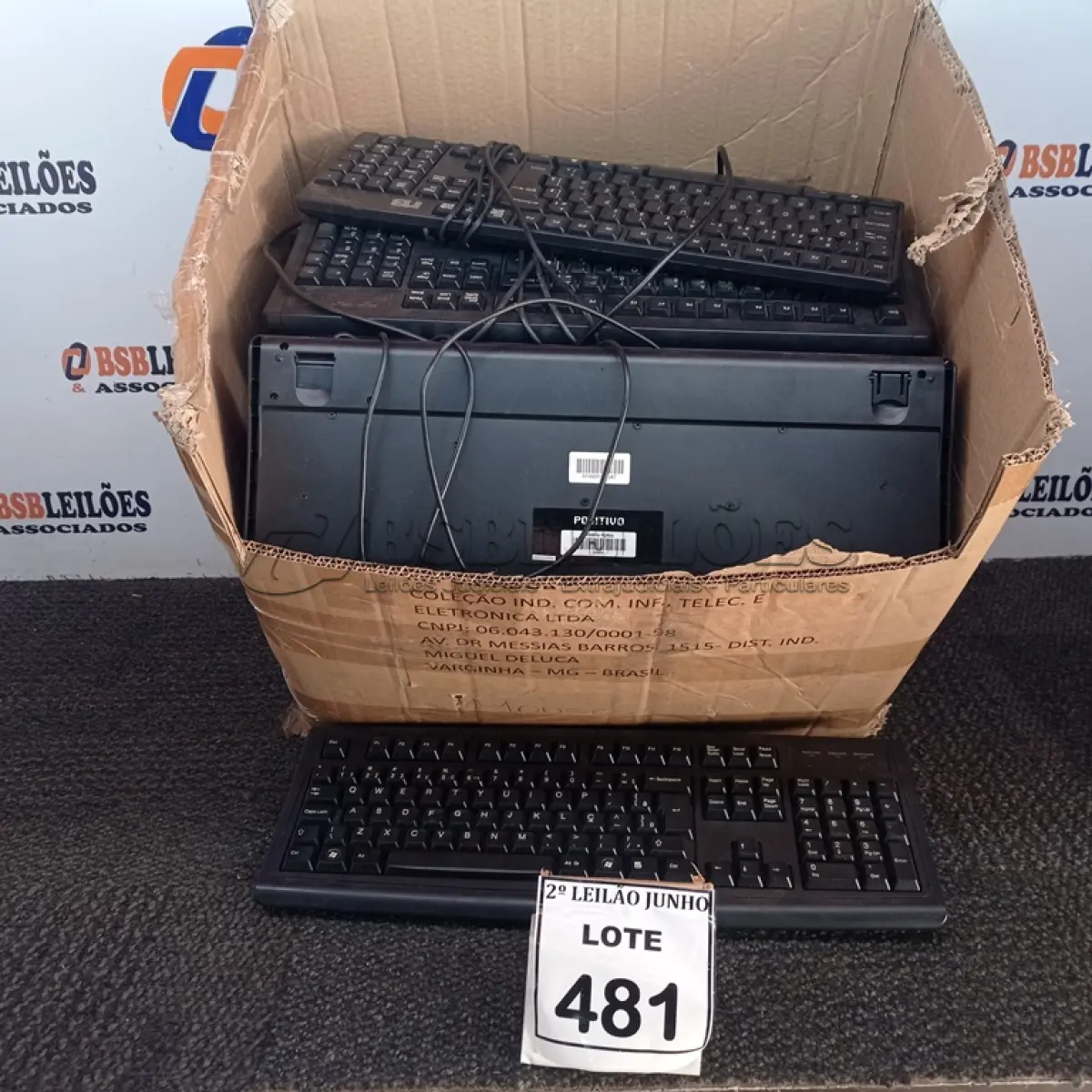 LOTE 481 - 01 LOTE COM GRANDE QUANTIDADE DE TECLADO PARA PC. (NO ESTADO) ATENÇÃO! FAZER A VISITAÇÃO ANTES DE ARREMATAR, NÃO SABEMOS SE FUNCIONA, LEILÃO NÃO TEM GARANTIA E NEM DEVOLUÇÃO, SUJEITO A POSSÍVEIS AVARIAS VISÍVEIS/OCULTAS E/OU AUSÊNCIA DE COMPONENTES.