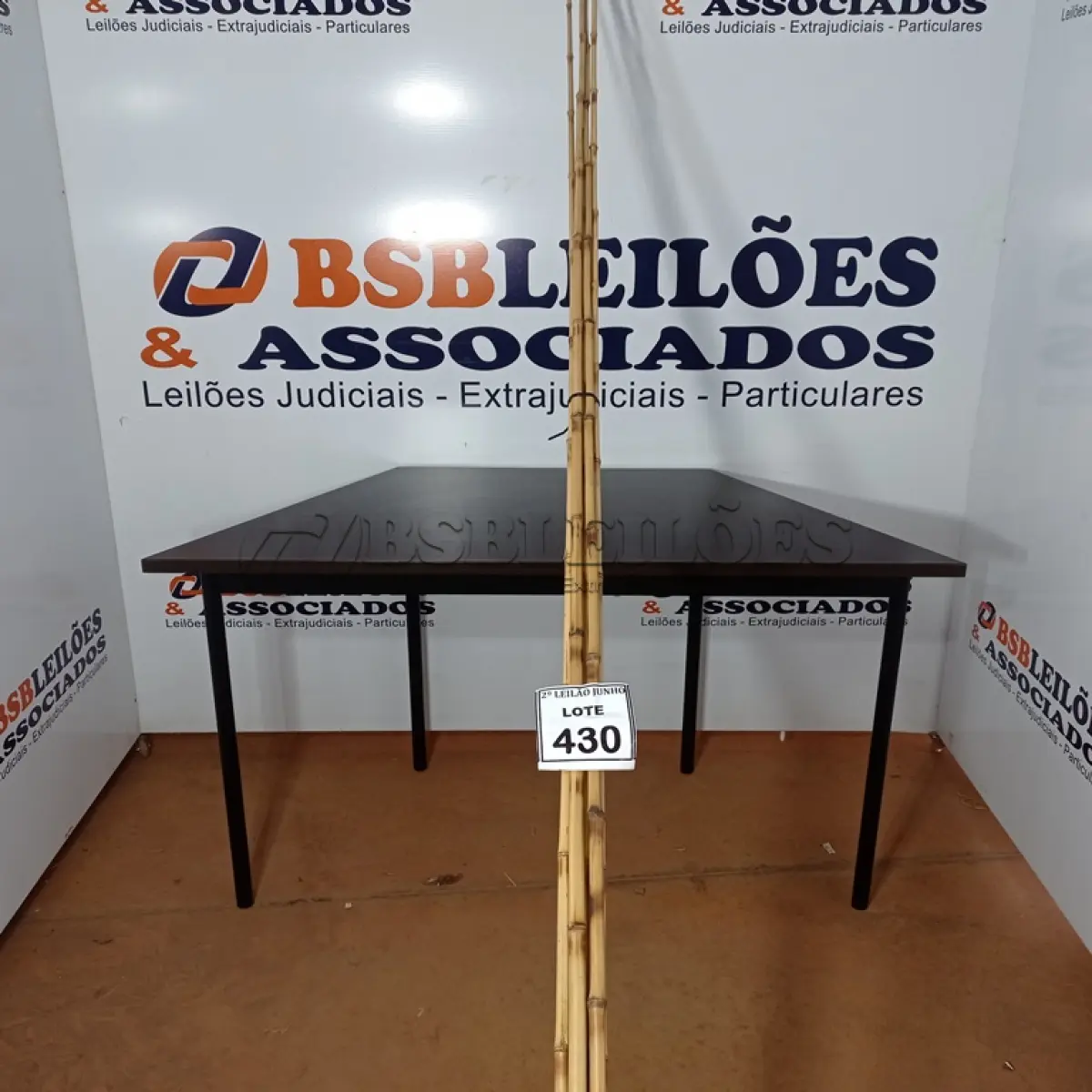 LOTE 430 - 05 VARAS DE BAMBU. (NO ESTADO) ATENÇÃO! FAZER A VISITAÇÃO ANTES DE ARREMATAR, NÃO SABEMOS SE FUNCIONA, LEILÃO NÃO TEM GARANTIA E NEM DEVOLUÇÃO, SUJEITO A POSSÍVEIS AVARIAS VISÍVEIS/OCULTAS E/OU AUSÊNCIA DE COMPONENTES.