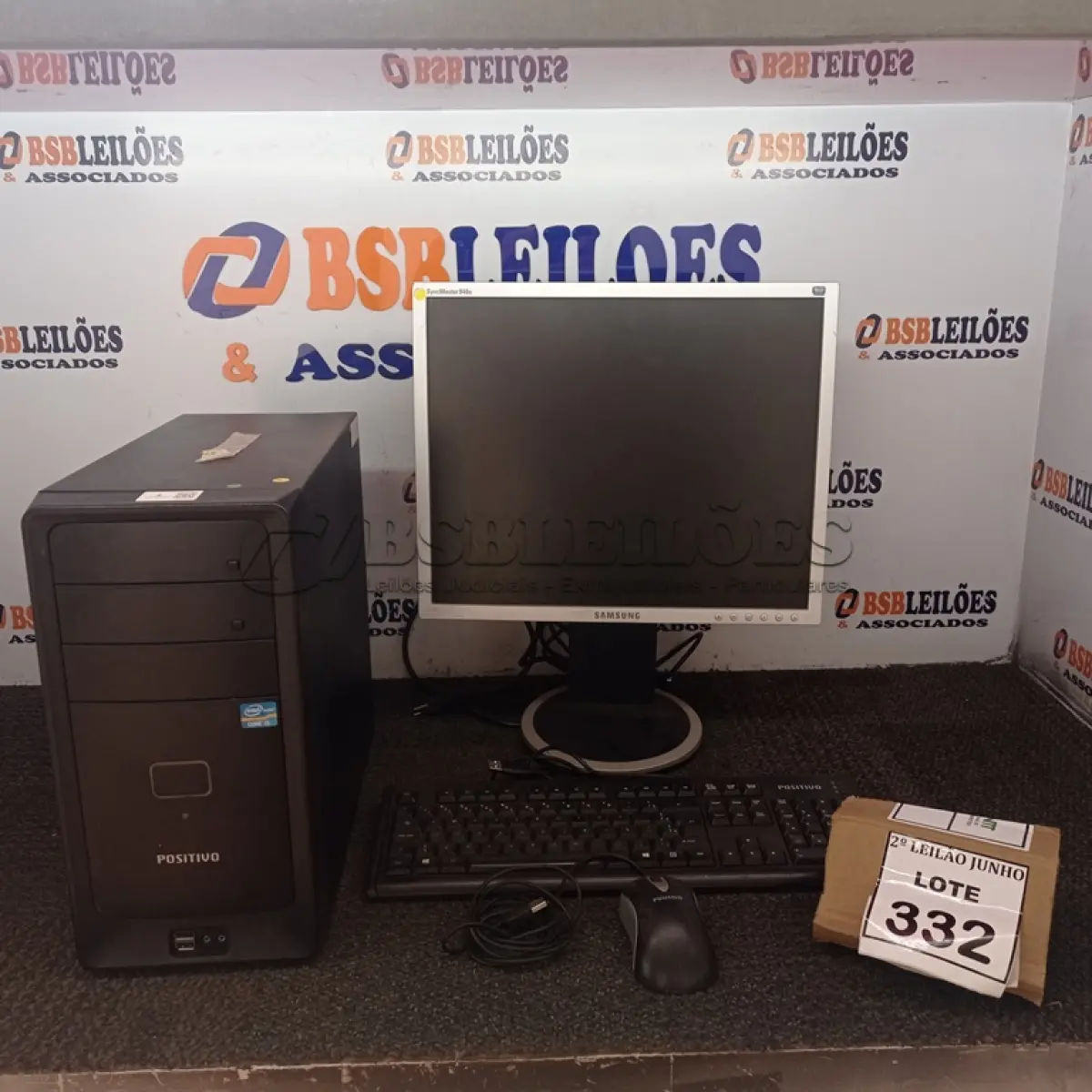 LOTE 332 - 01 CPU I5 8GB HD 500 MARCA POSITIVO E 01 MONITOR MARCA SAMSUNG COM TECLADO E MOUSE.  (NO ESTADO) ATENÇÃO! FAZER A VISITAÇÃO ANTES DE ARREMATAR, NÃO SABEMOS SE FUNCIONA, LEILÃO NÃO TEM GARANTIA E NEM DEVOLUÇÃO, SUJEITO A POSSÍVEIS AVARIAS VISÍVEIS/OCULTAS E/OU AUSÊNCIA DE COMPONENTES.