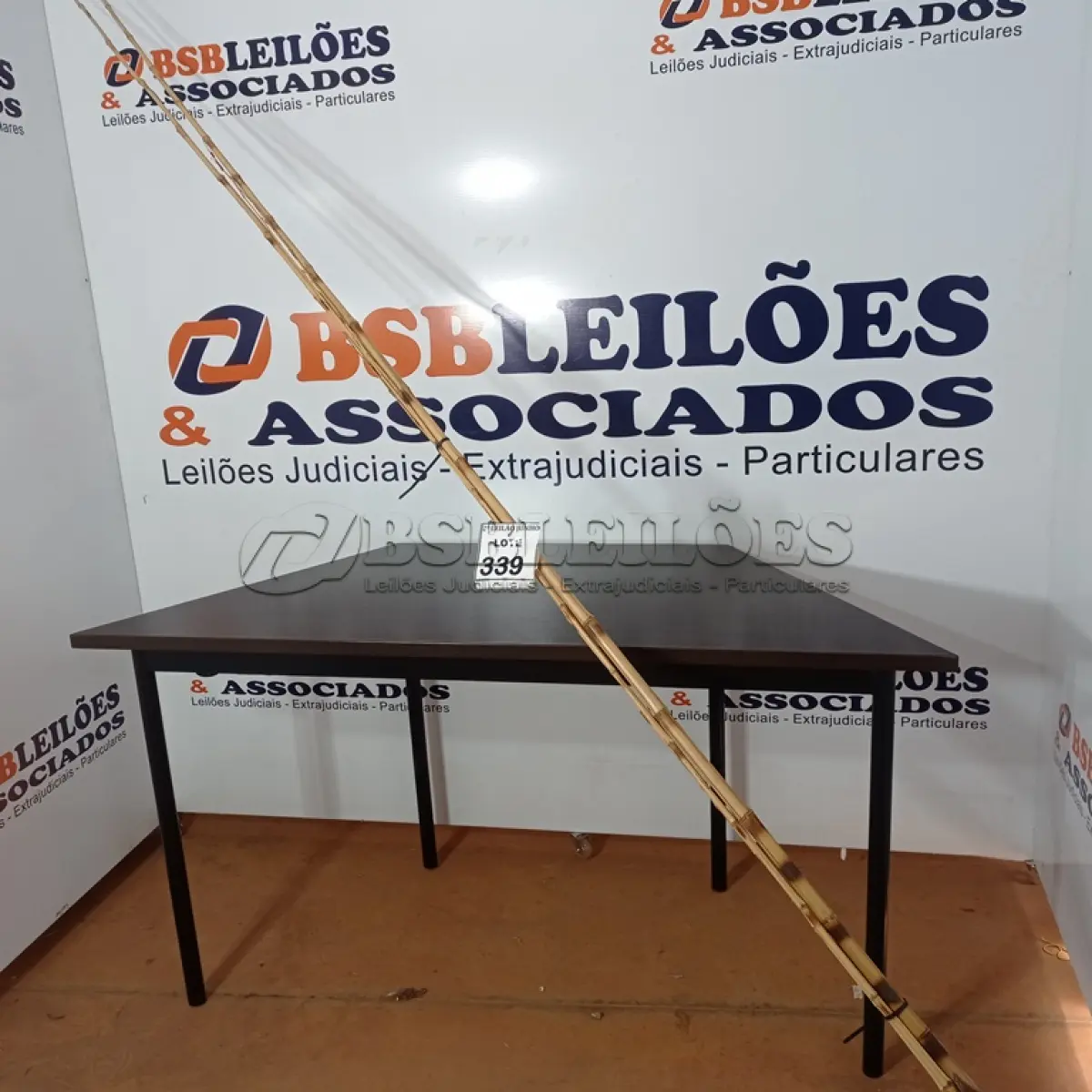 LOTE 339 - 05 VARAS DE BAMBU. (NO ESTADO) ATENÇÃO! FAZER A VISITAÇÃO ANTES DE ARREMATAR, NÃO SABEMOS SE FUNCIONA, LEILÃO NÃO TEM GARANTIA E NEM DEVOLUÇÃO, SUJEITO A POSSÍVEIS AVARIAS VISÍVEIS/OCULTAS E/OU AUSÊNCIA DE COMPONENTES.