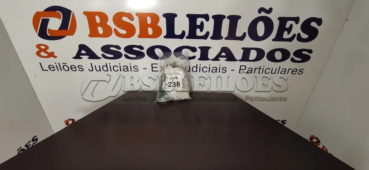 LOTE 238 - 01 LOTE GRANDE QUANTIDADE DE MEMÓRIAS PARA PC E NOTEBOOKS. (NO ESTADO) ATENÇÃO! FAZER A VISITAÇÃO ANTES DE ARREMATAR, NÃO SABEMOS SE FUNCIONA, LEILÃO NÃO TEM GARANTIA E NEM DEVOLUÇÃO, SUJEITO A POSSÍVEIS AVARIAS VISÍVEIS/OCULTAS E/OU AUSÊNCIA DE COMPONENTES.