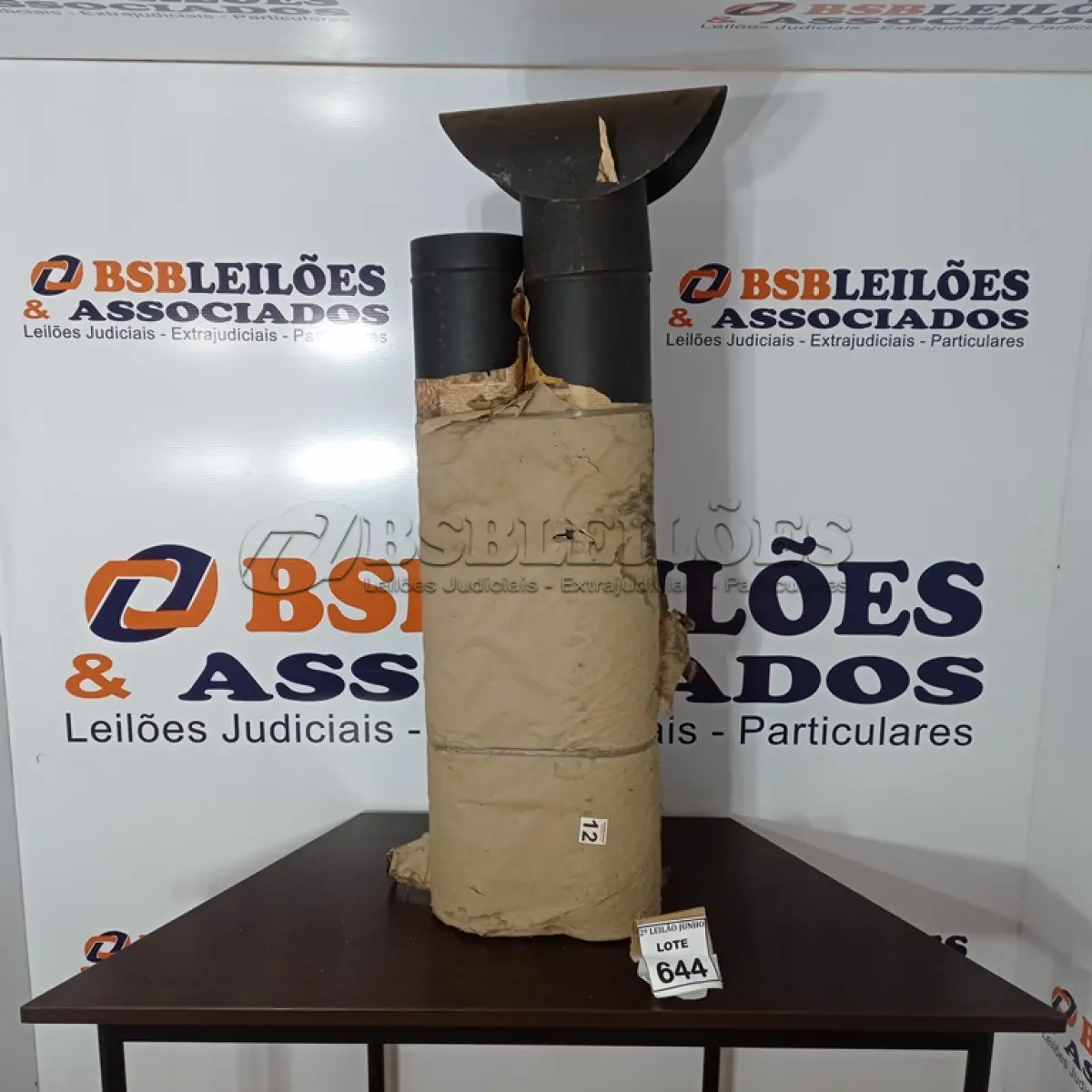 LOTE 644 - 01 CHAMINÉ PARA FOGÃO A LENHA.  (NO ESTADO) ATENÇÃO! FAZER A VISITAÇÃO ANTES DE ARREMATAR, NÃO SABEMOS SE FUNCIONA, LEILÃO NÃO TEM GARANTIA E NEM DEVOLUÇÃO, SUJEITO A POSSÍVEIS AVARIAS VISÍVEIS/OCULTAS E/OU AUSÊNCIA DE COMPONENTES.