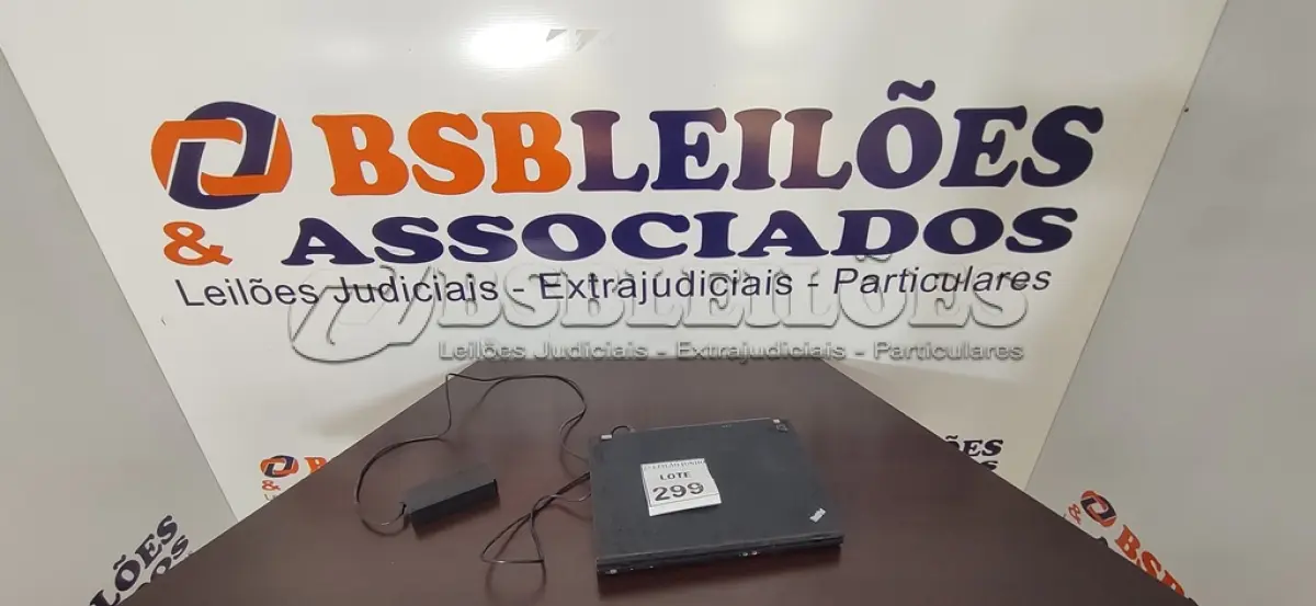 LOTE 299 - 01 NOTEBOOK COM FONTE MARCA LENOVO. (NO ESTADO) ATENÇÃO! FAZER A VISITAÇÃO ANTES DE ARREMATAR, NÃO SABEMOS SE FUNCIONA, LEILÃO NÃO TEM GARANTIA E NEM DEVOLUÇÃO, SUJEITO A POSSÍVEIS AVARIAS VISÍVEIS/OCULTAS E/OU AUSÊNCIA DE COMPONENTES.