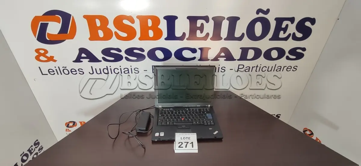 LOTE 271 - 01 NOTEBOOK COM CARREGADOR MARCA LENOVO. (NO ESTADO) ATENÇÃO! FAZER A VISITAÇÃO ANTES DE ARREMATAR, NÃO SABEMOS SE FUNCIONA, LEILÃO NÃO TEM GARANTIA E NEM DEVOLUÇÃO, SUJEITO A POSSÍVEIS AVARIAS VISÍVEIS/OCULTAS E/OU AUSÊNCIA DE COMPONENTES.