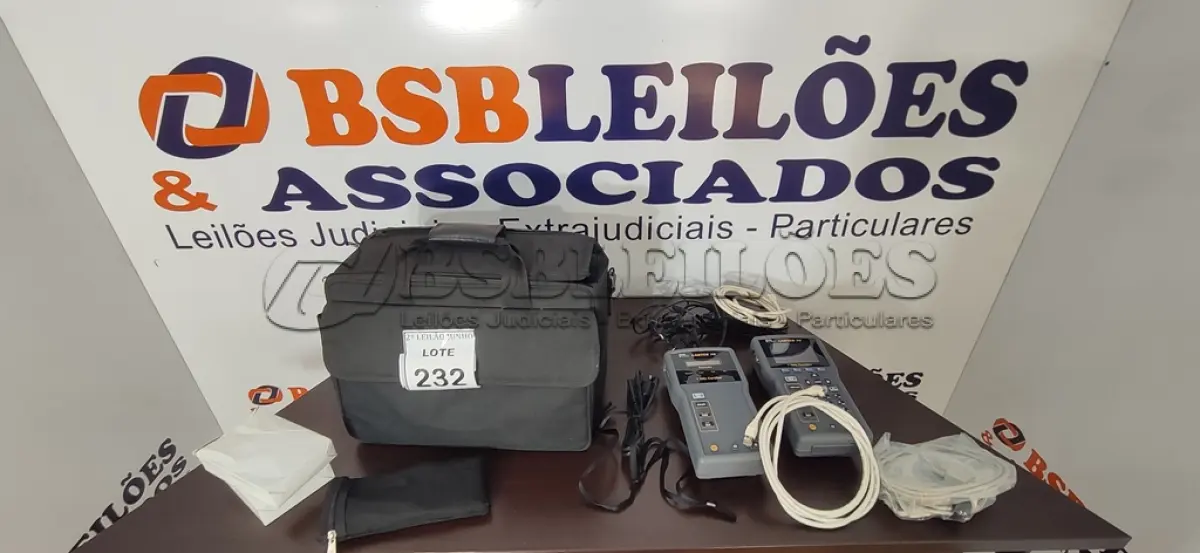 LOTE 232 - 01 CERTIFICADOR DE CABOS MARCA LANTEK 7G COM CASE. (NO ESTADO) ATENÇÃO! FAZER A VISITAÇÃO ANTES DE ARREMATAR, NÃO SABEMOS SE FUNCIONA, LEILÃO NÃO TEM GARANTIA E NEM DEVOLUÇÃO, SUJEITO A POSSÍVEIS AVARIAS VISÍVEIS/OCULTAS E/OU AUSÊNCIA DE COMPONENTES.
