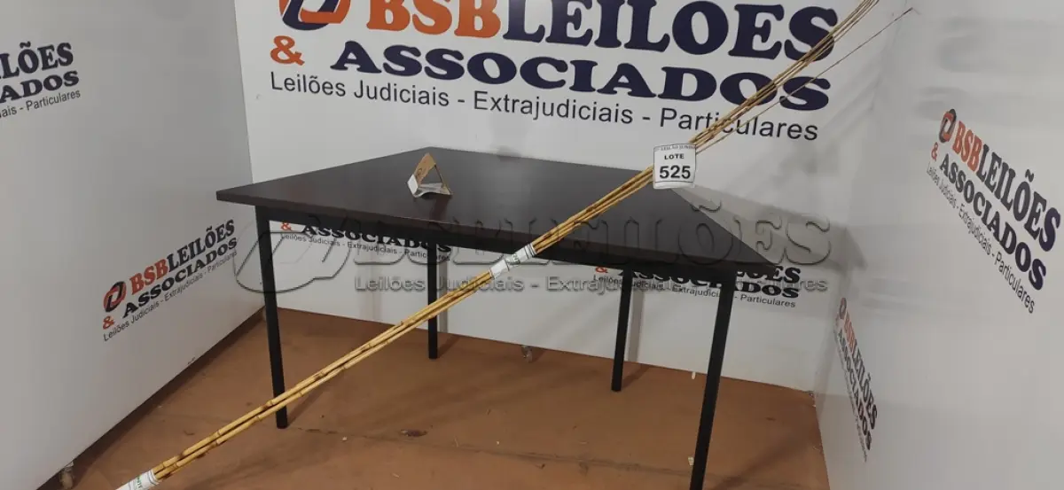 LOTE 525 - 05 VARAS DE BAMBU. (NO ESTADO) ATENÇÃO! FAZER A VISITAÇÃO ANTES DE ARREMATAR, NÃO SABEMOS SE FUNCIONA, LEILÃO NÃO TEM GARANTIA E NEM DEVOLUÇÃO, SUJEITO A POSSÍVEIS AVARIAS VISÍVEIS/OCULTAS E/OU AUSÊNCIA DE COMPONENTES.