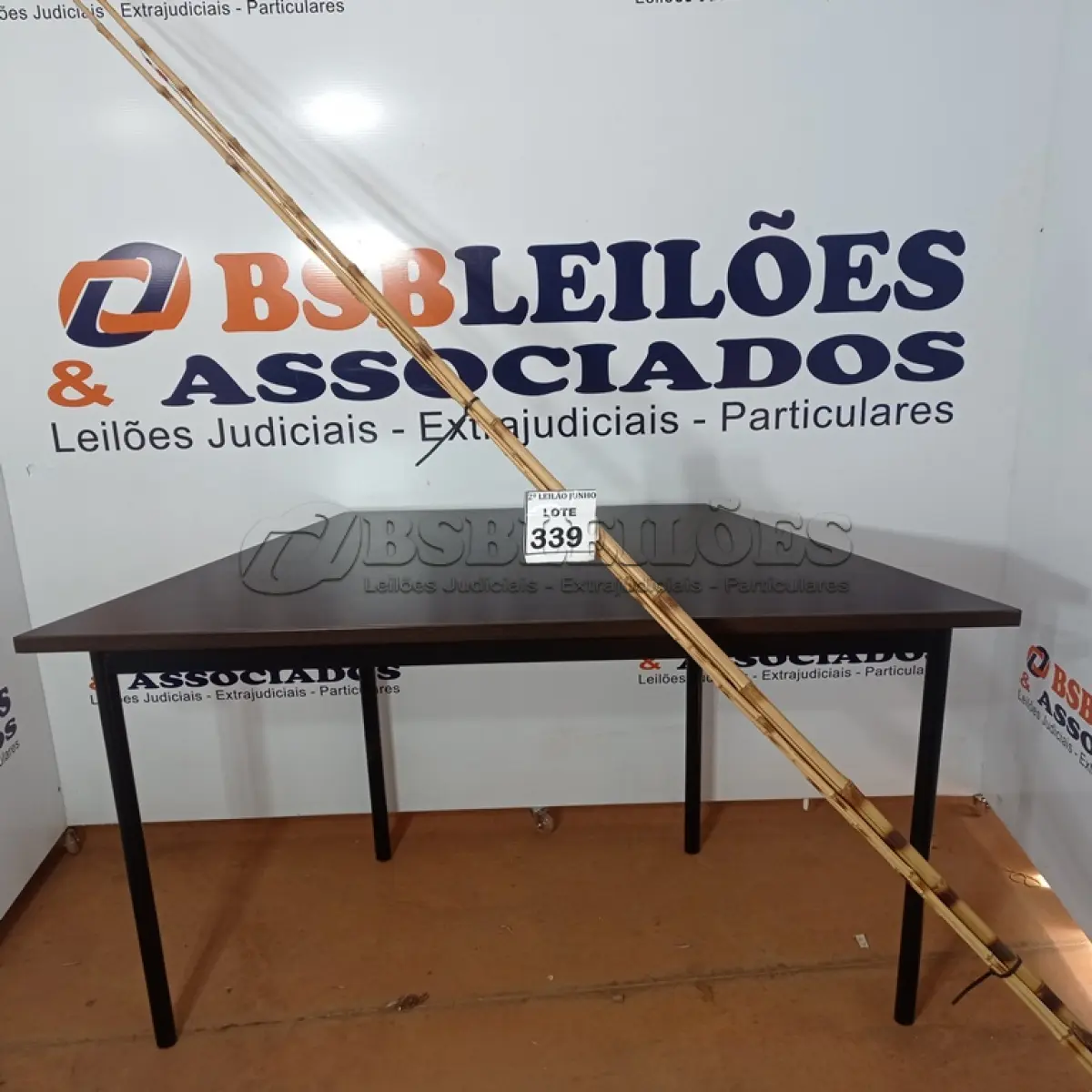 LOTE 339 - 05 VARAS DE BAMBU. (NO ESTADO) ATENÇÃO! FAZER A VISITAÇÃO ANTES DE ARREMATAR, NÃO SABEMOS SE FUNCIONA, LEILÃO NÃO TEM GARANTIA E NEM DEVOLUÇÃO, SUJEITO A POSSÍVEIS AVARIAS VISÍVEIS/OCULTAS E/OU AUSÊNCIA DE COMPONENTES.