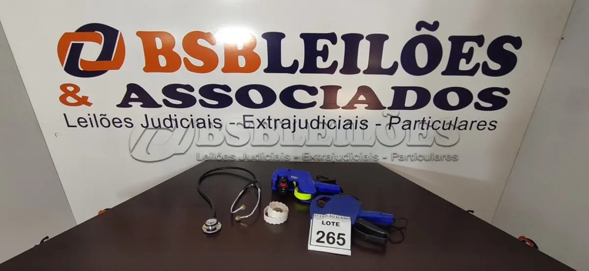 LOTE 265 - 02 ETIQUETADORAS MANUAL E 01 ESTETOSCÓPIO. (NO ESTADO) ATENÇÃO! FAZER A VISITAÇÃO ANTES DE ARREMATAR, NÃO SABEMOS SE FUNCIONA, LEILÃO NÃO TEM GARANTIA E NEM DEVOLUÇÃO, SUJEITO A POSSÍVEIS AVARIAS VISÍVEIS/OCULTAS E/OU AUSÊNCIA DE COMPONENTES.