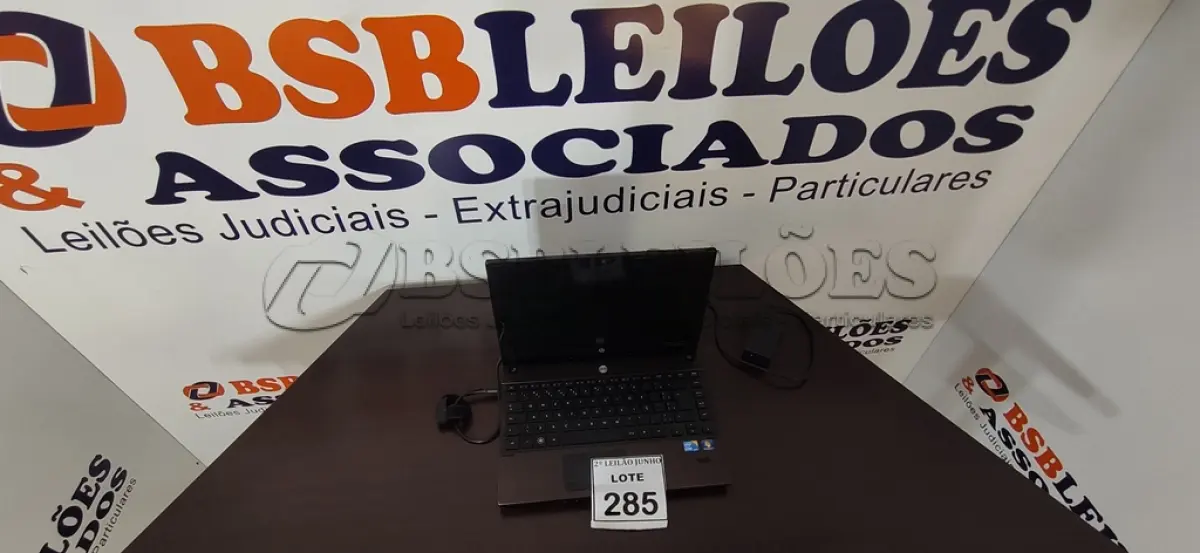 LOTE 285 - 01 NOTEBOOK COM CARREGADOR MARCA HP. (NO ESTADO) ATENÇÃO! FAZER A VISITAÇÃO ANTES DE ARREMATAR, NÃO SABEMOS SE FUNCIONA, LEILÃO NÃO TEM GARANTIA E NEM DEVOLUÇÃO, SUJEITO A POSSÍVEIS AVARIAS VISÍVEIS/OCULTAS E/OU AUSÊNCIA DE COMPONENTES.