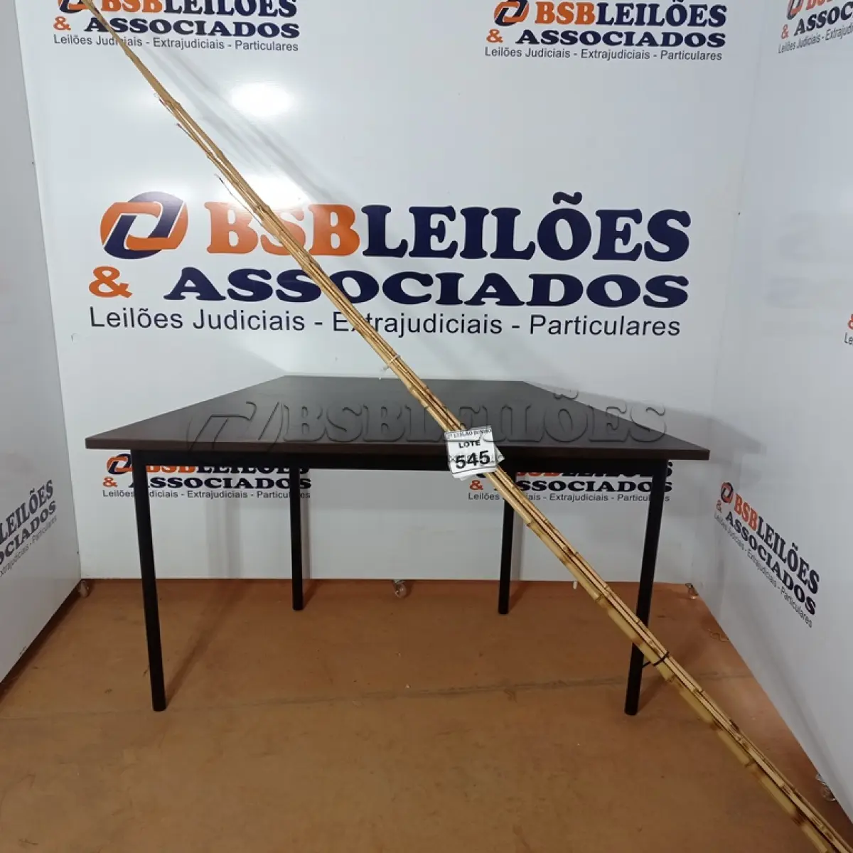 LOTE 545 - 05 VARAS DE BAMBU. (NO ESTADO) ATENÇÃO! FAZER A VISITAÇÃO ANTES DE ARREMATAR, NÃO SABEMOS SE FUNCIONA, LEILÃO NÃO TEM GARANTIA E NEM DEVOLUÇÃO, SUJEITO A POSSÍVEIS AVARIAS VISÍVEIS/OCULTAS E/OU AUSÊNCIA DE COMPONENTES.