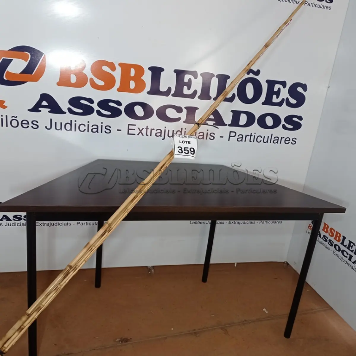 LOTE 359 - 05 VARAS DE BAMBU. (NO ESTADO) ATENÇÃO! FAZER A VISITAÇÃO ANTES DE ARREMATAR, NÃO SABEMOS SE FUNCIONA, LEILÃO NÃO TEM GARANTIA E NEM DEVOLUÇÃO, SUJEITO A POSSÍVEIS AVARIAS VISÍVEIS/OCULTAS E/OU AUSÊNCIA DE COMPONENTES.