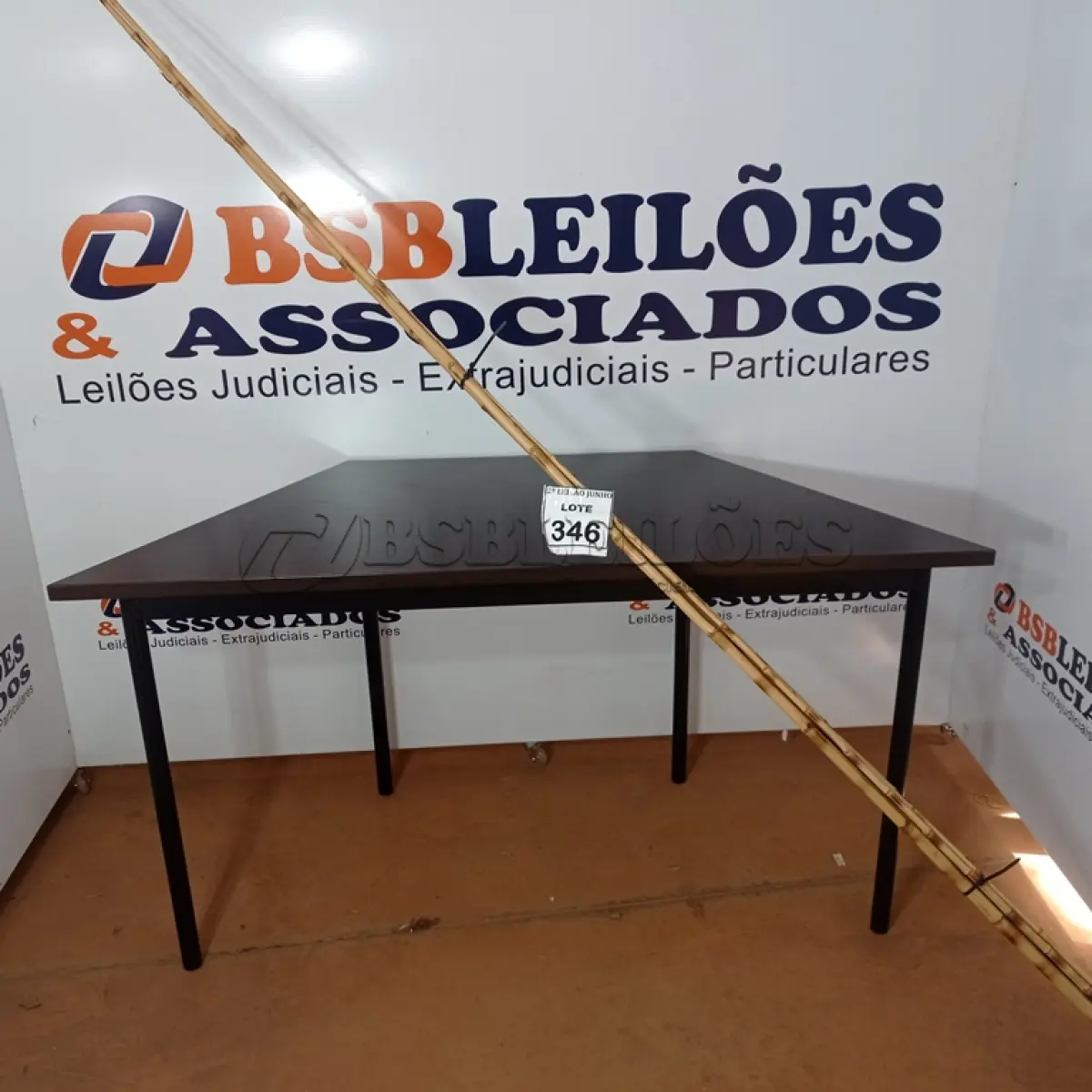 LOTE 346 - 05 VARAS DE BAMBU. (NO ESTADO) ATENÇÃO! FAZER A VISITAÇÃO ANTES DE ARREMATAR, NÃO SABEMOS SE FUNCIONA, LEILÃO NÃO TEM GARANTIA E NEM DEVOLUÇÃO, SUJEITO A POSSÍVEIS AVARIAS VISÍVEIS/OCULTAS E/OU AUSÊNCIA DE COMPONENTES.