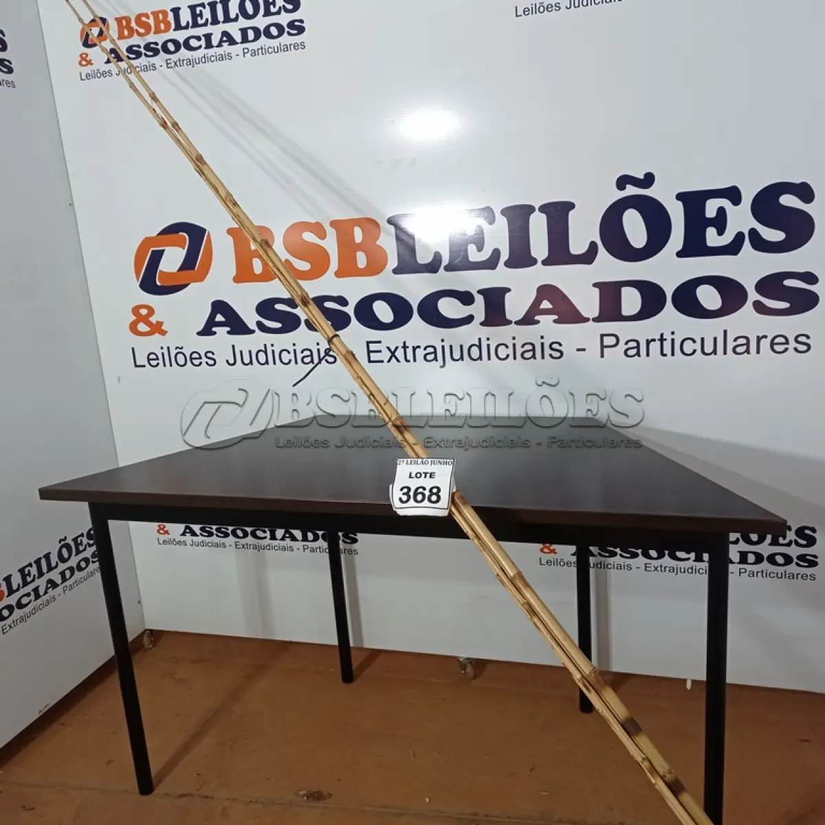 LOTE 368 - 05 VARAS DE BAMBU. (NO ESTADO) ATENÇÃO! FAZER A VISITAÇÃO ANTES DE ARREMATAR, NÃO SABEMOS SE FUNCIONA, LEILÃO NÃO TEM GARANTIA E NEM DEVOLUÇÃO, SUJEITO A POSSÍVEIS AVARIAS VISÍVEIS/OCULTAS E/OU AUSÊNCIA DE COMPONENTES.
