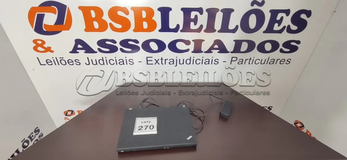 LOTE 270 - 01 NOTEBOOK COM CARREGADOR SEM BATERIA MARCA LENOVO. (NO ESTADO) ATENÇÃO! FAZER A VISITAÇÃO ANTES DE ARREMATAR, NÃO SABEMOS SE FUNCIONA, LEILÃO NÃO TEM GARANTIA E NEM DEVOLUÇÃO, SUJEITO A POSSÍVEIS AVARIAS VISÍVEIS/OCULTAS E/OU AUSÊNCIA DE COMPONENTES.