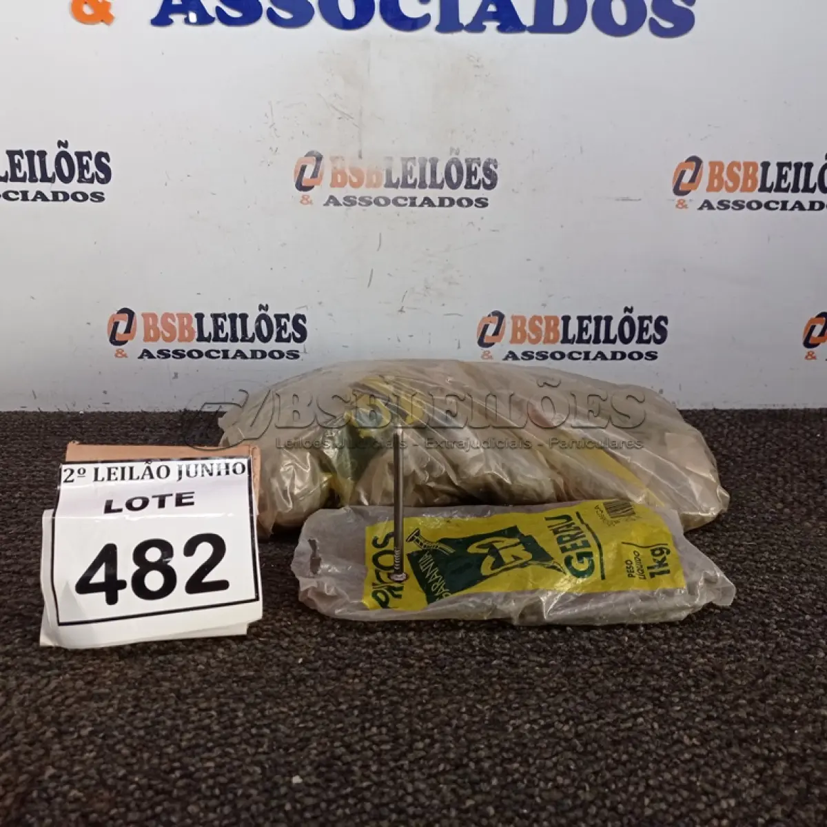 LOTE 482 - 01 LOTE COM GRANDE QUANTIDADE DE PREGO. (NO ESTADO) ATENÇÃO! FAZER A VISITAÇÃO ANTES DE ARREMATAR, NÃO SABEMOS SE FUNCIONA, LEILÃO NÃO TEM GARANTIA E NEM DEVOLUÇÃO, SUJEITO A POSSÍVEIS AVARIAS VISÍVEIS/OCULTAS E/OU AUSÊNCIA DE COMPONENTES.