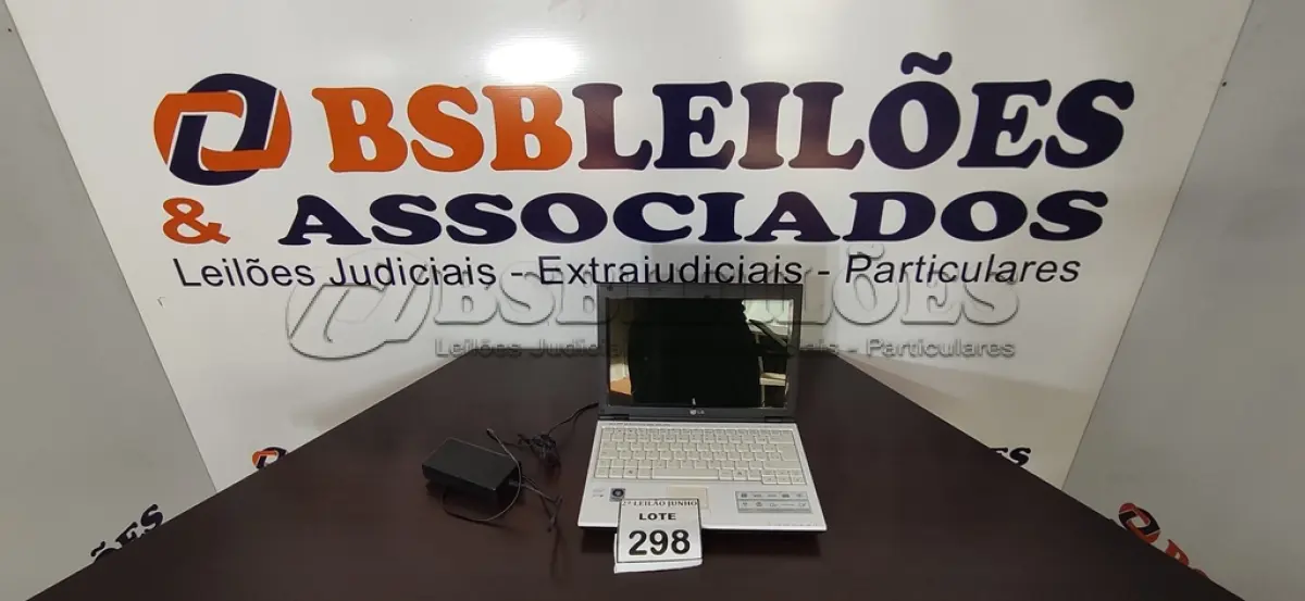 LOTE 298 - 01 NOTEBOOK COM FONTE MARCA LG. (NO ESTADO) ATENÇÃO! FAZER A VISITAÇÃO ANTES DE ARREMATAR, NÃO SABEMOS SE FUNCIONA, LEILÃO NÃO TEM GARANTIA E NEM DEVOLUÇÃO, SUJEITO A POSSÍVEIS AVARIAS VISÍVEIS/OCULTAS E/OU AUSÊNCIA DE COMPONENTES.