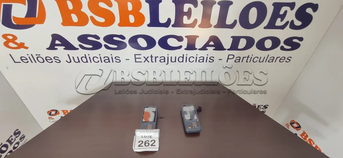 LOTE 262 - 02 COMPUTADORES MÓVEL INTERMEC CN51. (NO ESTADO) ATENÇÃO! FAZER A VISITAÇÃO ANTES DE ARREMATAR, NÃO SABEMOS SE FUNCIONA, LEILÃO NÃO TEM GARANTIA E NEM DEVOLUÇÃO, SUJEITO A POSSÍVEIS AVARIAS VISÍVEIS/OCULTAS E/OU AUSÊNCIA DE COMPONENTES.