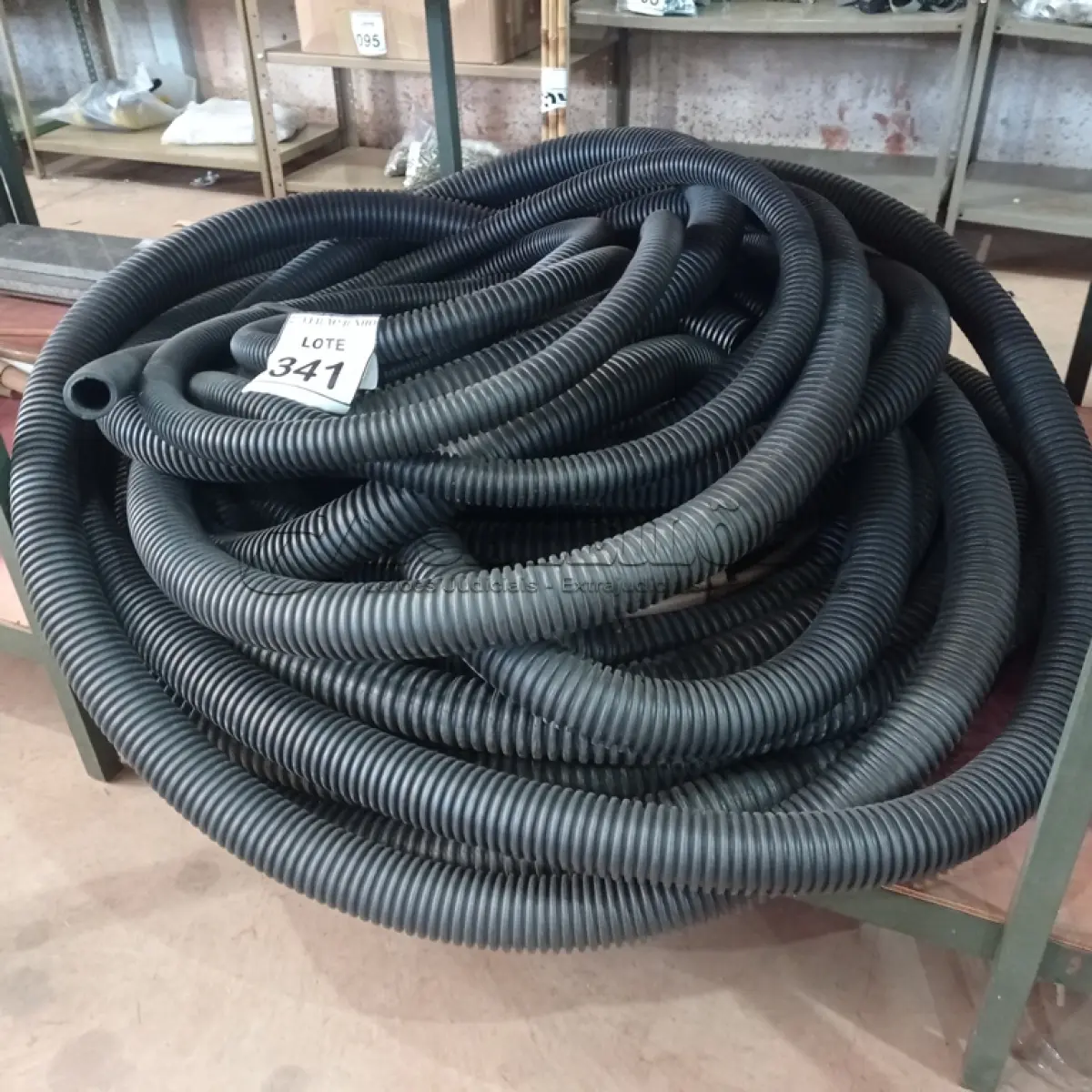 LOTE 341 - 01 LOTE COM MANGUEIRAS CORRUGADAS MEDIDAS DIVERSAS. (NO ESTADO) ATENÇÃO! FAZER A VISITAÇÃO ANTES DE ARREMATAR, NÃO SABEMOS SE FUNCIONA, LEILÃO NÃO TEM GARANTIA E NEM DEVOLUÇÃO, SUJEITO A POSSÍVEIS AVARIAS VISÍVEIS/OCULTAS E/OU AUSÊNCIA DE COMPONENTES.