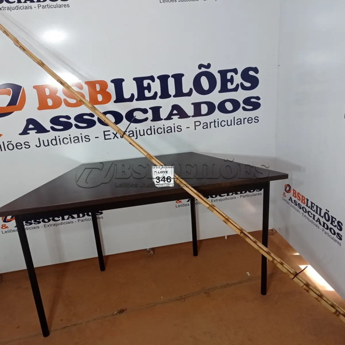 LOTE 346 - 05 VARAS DE BAMBU. (NO ESTADO) ATENÇÃO! FAZER A VISITAÇÃO ANTES DE ARREMATAR, NÃO SABEMOS SE FUNCIONA, LEILÃO NÃO TEM GARANTIA E NEM DEVOLUÇÃO, SUJEITO A POSSÍVEIS AVARIAS VISÍVEIS/OCULTAS E/OU AUSÊNCIA DE COMPONENTES.