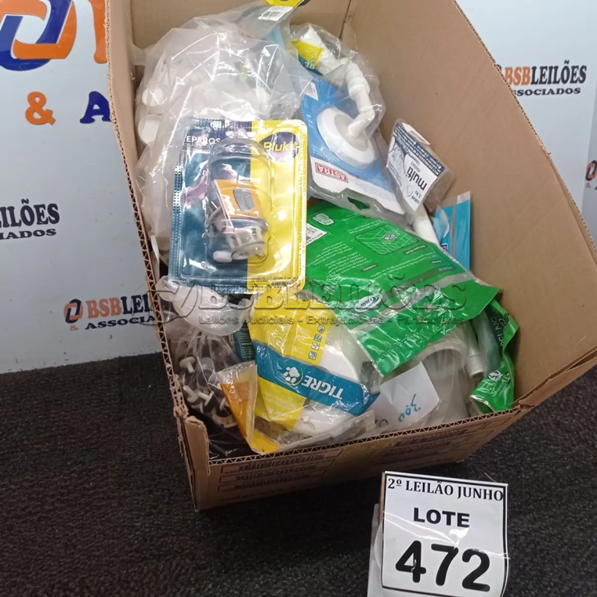 LOTE 472 - 01 LOTE COM GRANDE QUANTIDADE DE MATÉRIAS HIDRÁULICOS DIVERSOS. (NO ESTADO) ATENÇÃO! FAZER A VISITAÇÃO ANTES DE ARREMATAR, NÃO SABEMOS SE FUNCIONA, LEILÃO NÃO TEM GARANTIA E NEM DEVOLUÇÃO, SUJEITO A POSSÍVEIS AVARIAS VISÍVEIS/OCULTAS E/OU AUSÊNCIA DE COMPONENTES.