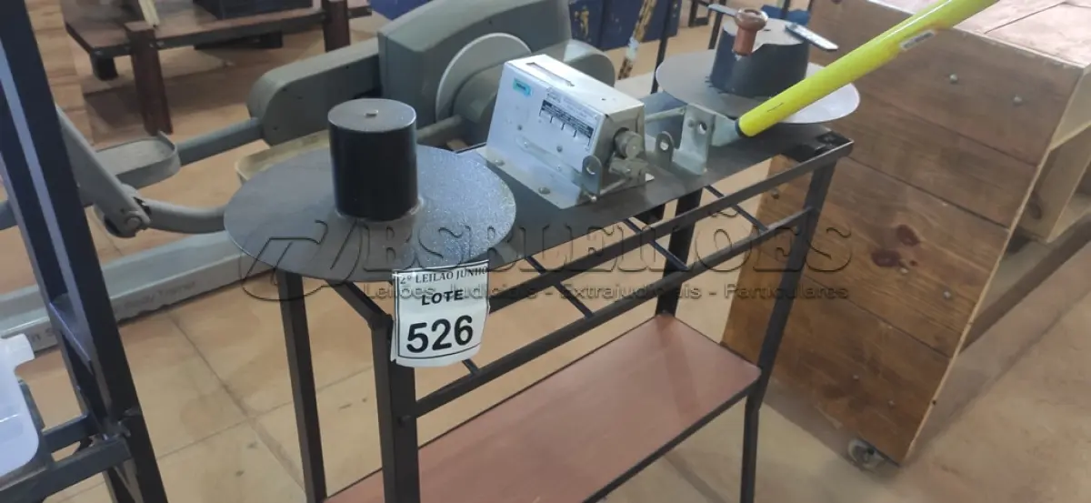 LOTE 526 - 01 MÁQUINA PARA MEDIÇÃO DE FIO. (NO ESTADO) ATENÇÃO! FAZER A VISITAÇÃO ANTES DE ARREMATAR, NÃO SABEMOS SE FUNCIONA, LEILÃO NÃO TEM GARANTIA E NEM DEVOLUÇÃO, SUJEITO A POSSÍVEIS AVARIAS VISÍVEIS/OCULTAS E/OU AUSÊNCIA DE COMPONENTES.