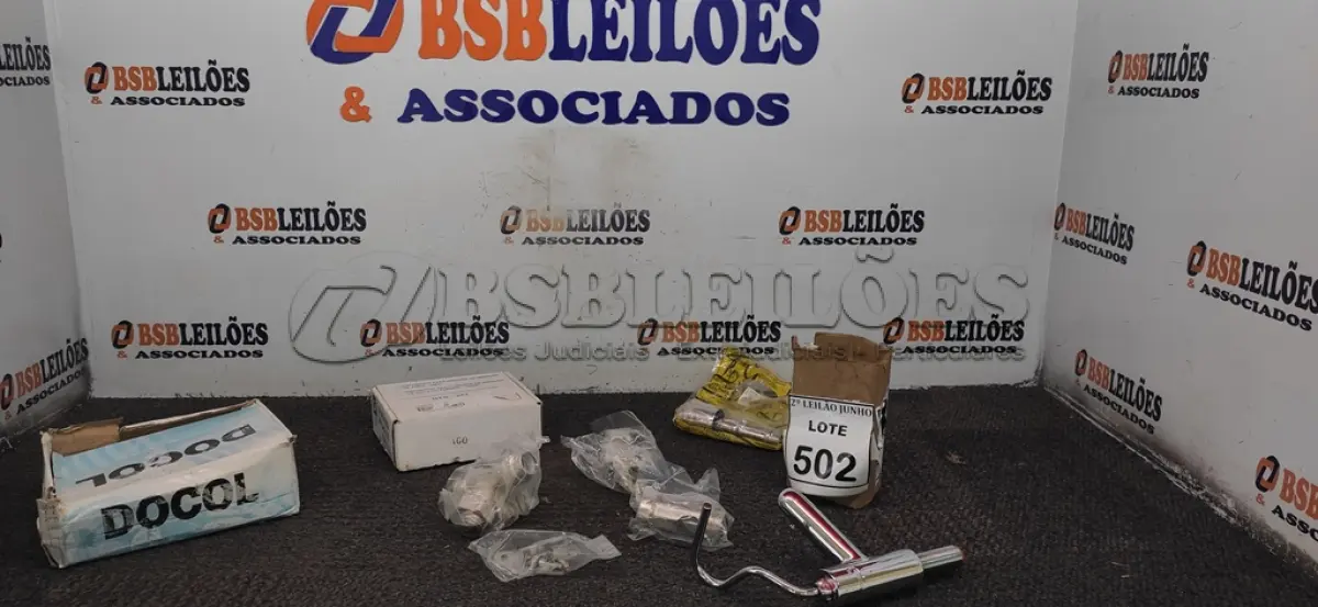 LOTE 502 - 01 TORNEIRA PARA LAVATÓRIO DE METAL MARCA DOCOL, 01 ADAPTADOR PARA FILTRO E 01 DISPOSITIVO PARA UNIDADE DE MEDIÇÃO DE ÁGUA. (NO ESTADO) ATENÇÃO! FAZER A VISITAÇÃO ANTES DE ARREMATAR, NÃO SABEMOS SE FUNCIONA, LEILÃO NÃO TEM GARANTIA E NEM DEVOLUÇÃO, SUJEITO A POSSÍVEIS AVARIAS VISÍVEIS/OCULTAS E/OU AUSÊNCIA DE COMPONENTES.