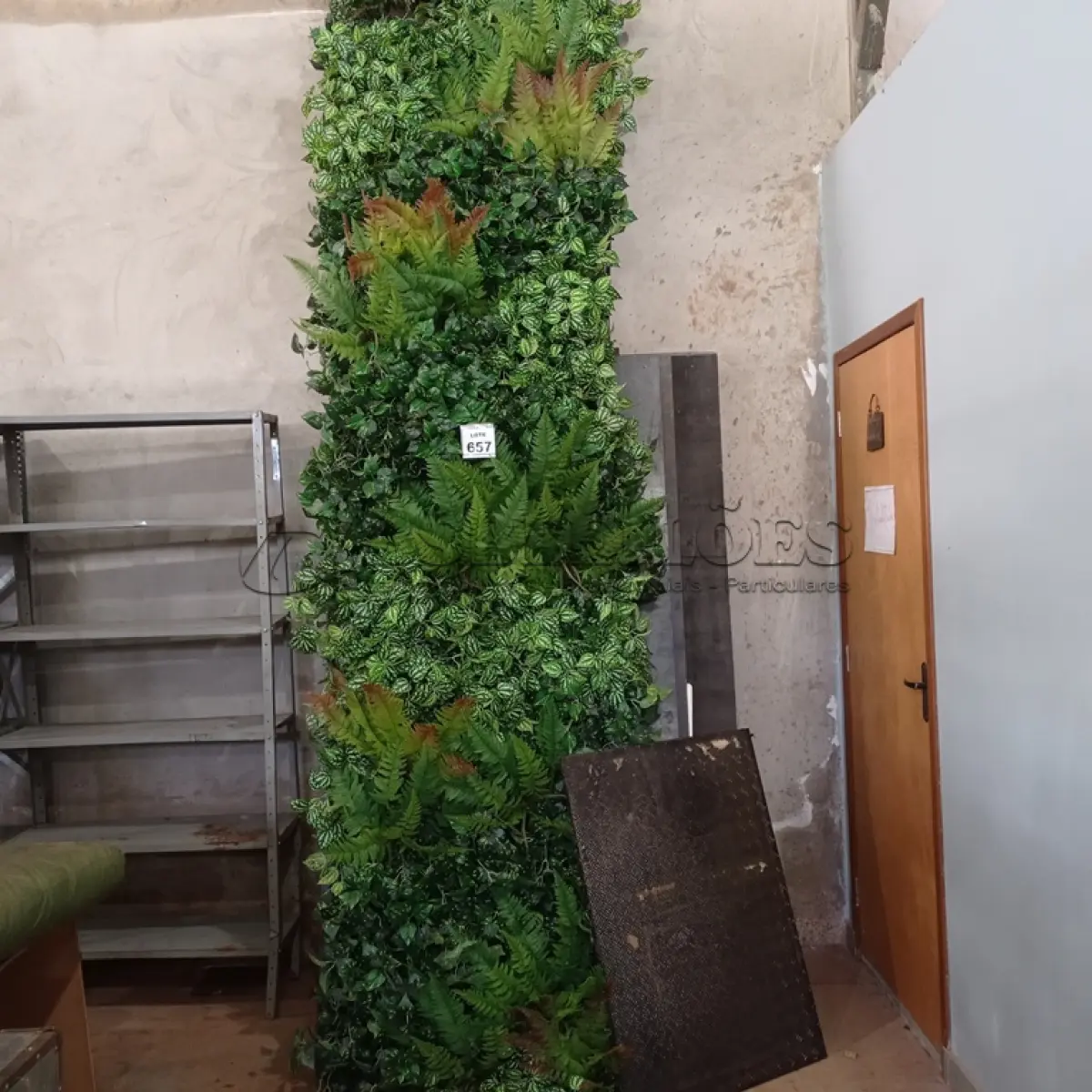 LOTE 657 - 17 PAINÉIS EM MADEIRA E 01 PAINEL DECORADO COM PLANTAS ARTIFICIAIS.  (NO ESTADO) ATENÇÃO! FAZER A VISITAÇÃO ANTES DE ARREMATAR, NÃO SABEMOS SE FUNCIONA, LEILÃO NÃO TEM GARANTIA E NEM DEVOLUÇÃO, SUJEITO A POSSÍVEIS AVARIAS VISÍVEIS/OCULTAS E/OU AUSÊNCIA DE COMPONENTES.