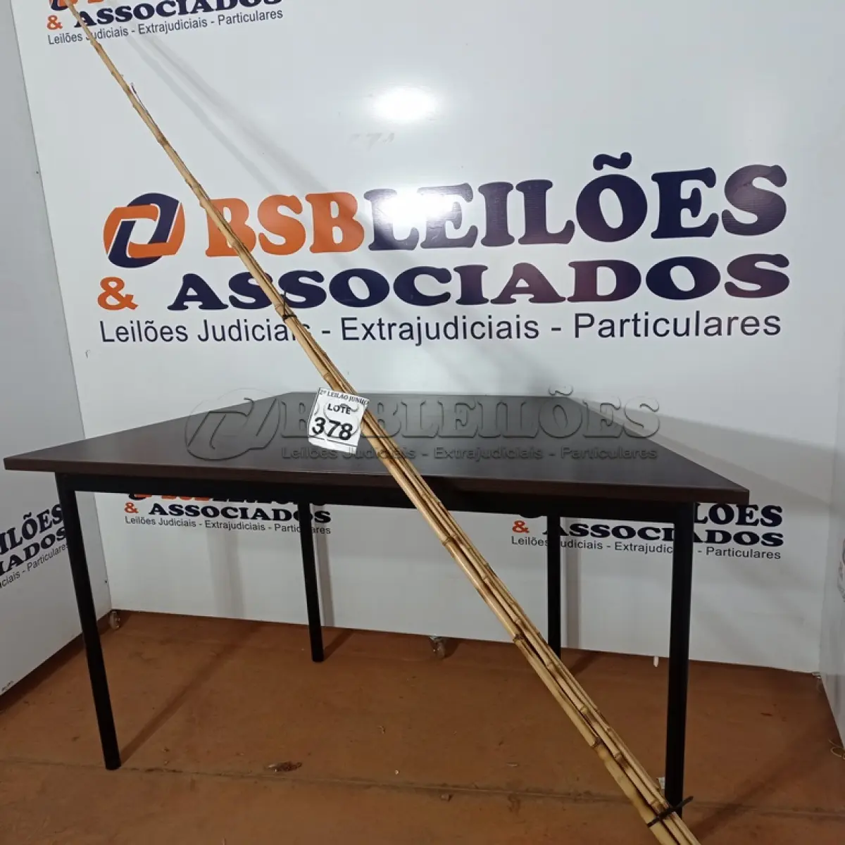 LOTE 378 - 05 VARAS DE BAMBU. (NO ESTADO) ATENÇÃO! FAZER A VISITAÇÃO ANTES DE ARREMATAR, NÃO SABEMOS SE FUNCIONA, LEILÃO NÃO TEM GARANTIA E NEM DEVOLUÇÃO, SUJEITO A POSSÍVEIS AVARIAS VISÍVEIS/OCULTAS E/OU AUSÊNCIA DE COMPONENTES.