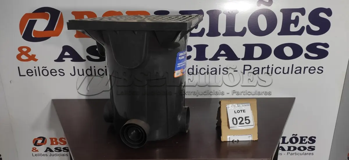 LOTE 025 - 01 CAIXA COLETORA DE ÁGUA PLUVIAL. (NOVO) (NO ESTADO) ATENÇÃO! FAZER A VISITAÇÃO ANTES DE ARREMATAR, NÃO SABEMOS SE FUNCIONA. LEILÃO NÃO TEM GARANTIA E NEM DEVOLUÇÃO, SUJEITO A POSSÍVEIS AVARIAS VISÍVEIS/OCULTAS E/OU AUSÊNCIA DE COMPONENTES.