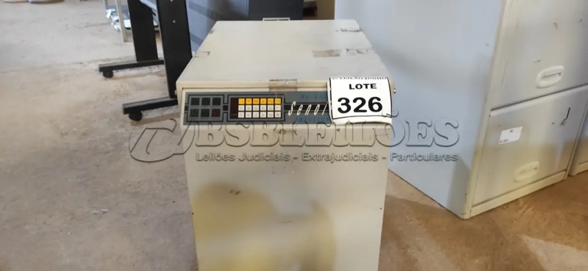 LOTE 326 - 01 NOBREAK SENOIDAL. NO ESTADO) ATENÇÃO! FAZER A VISITAÇÃO ANTES DE ARREMATAR, NÃO SABEMOS SE FUNCIONA, LEILÃO NÃO TEM GARANTIA E NEM DEVOLUÇÃO, SUJEITO A POSSÍVEIS AVARIAS VISÍVEIS/OCULTAS E/OU AUSÊNCIA DE COMPONENTES.