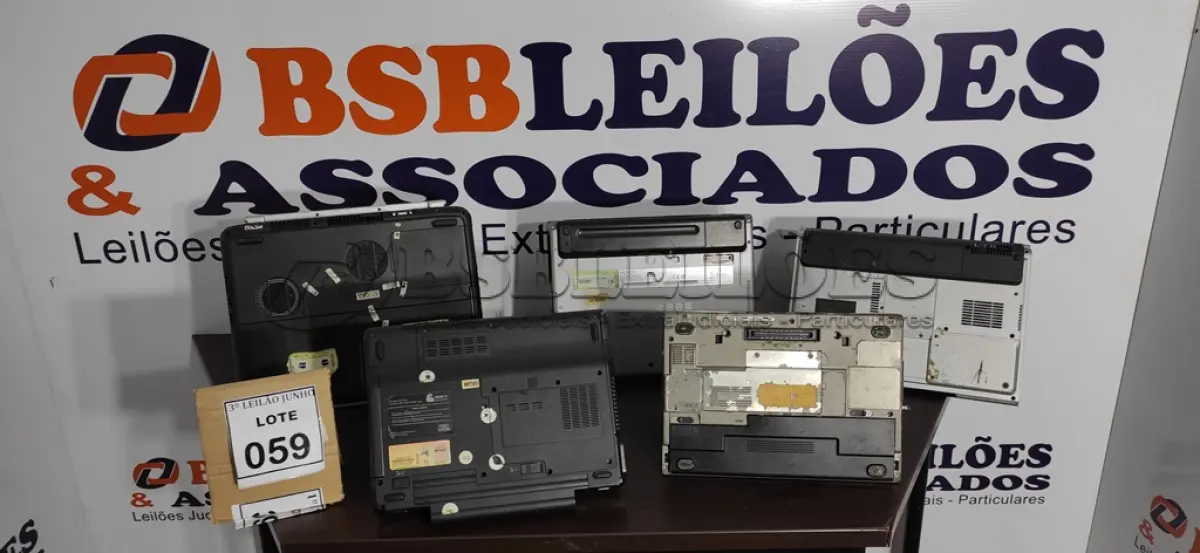 LOTE 059 - 05 NOTEBOOKS MARCAS E MODELOS DIVERSOS. (NO ESTADO) ATENÇÃO! FAZER A VISITAÇÃO ANTES DE ARREMATAR, NÃO SABEMOS SE FUNCIONA, LEILÃO NÃO TEM GARANTIA E NEM DEVOLUÇÃO, SUJEITO A POSSÍVEIS AVARIAS VISÍVEIS/OCULTAS E/OU AUSÊNCIA DE COMPONENTES.