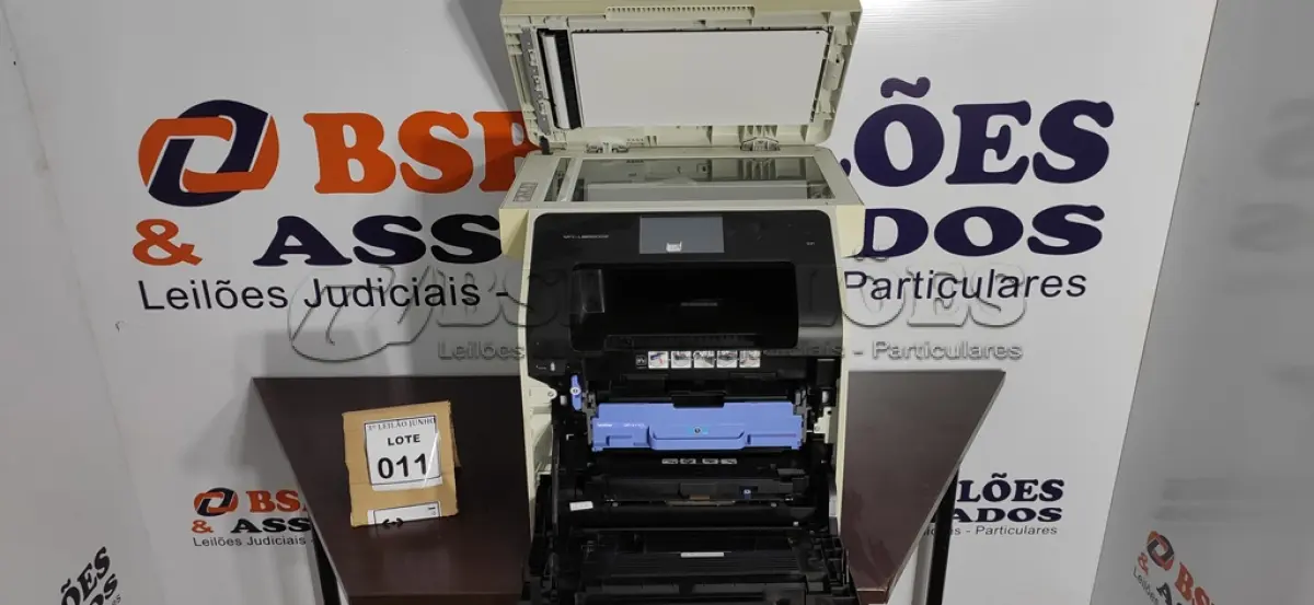 LOTE 011 - 01 IMPRESSORA MULTIFUNCIONAL MFC-L8850CDW MARCA BROTHER. (NO ESTADO) ATENÇÃO! FAZER A VISITAÇÃO ANTES DE ARREMATAR, NÃO SABEMOS SE FUNCIONA, LEILÃO NÃO TEM GARANTIA E NEM DEVOLUÇÃO, SUJEITO A POSSÍVEIS AVARIAS VISÍVEIS/OCULTAS E/OU AUSÊNCIA DE COMPONENTES.