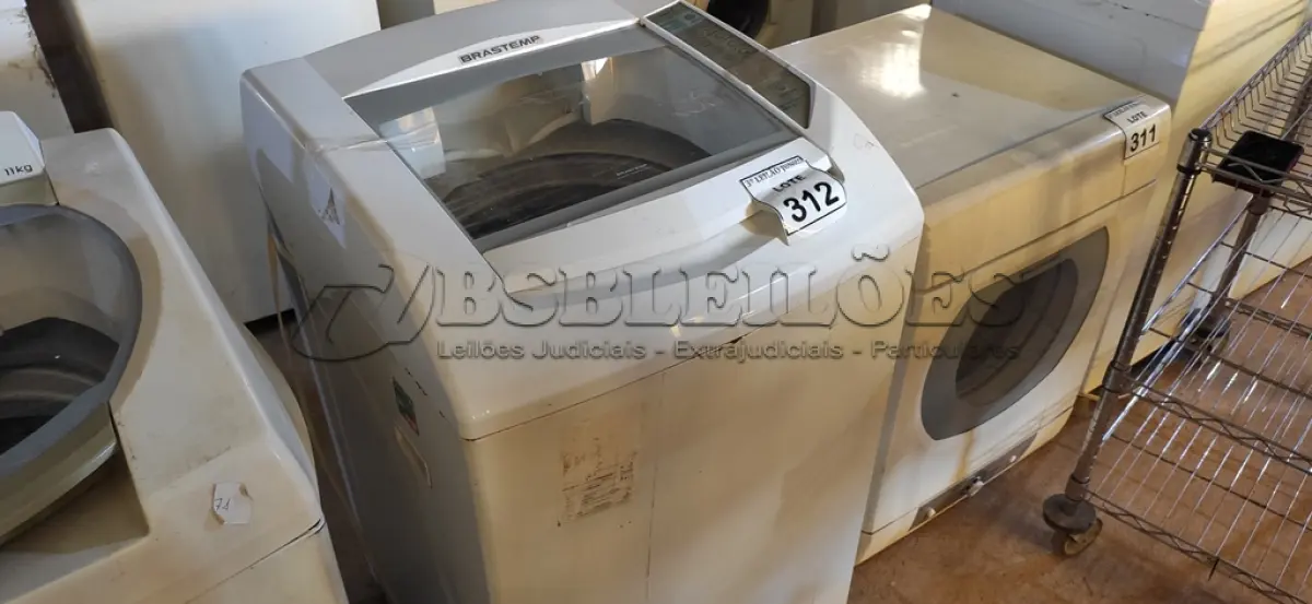 LOTE 312 - 01 MÁQUINA DE LAVAR ROUPAS BRASTEMP 8KG 220V. (NO ESTADO) ATENÇÃO! FAZER A VISITAÇÃO ANTES DE ARREMATAR, NÃO SABEMOS SE FUNCIONA. LEILÃO NÃO TEM GARANTIA E NEM DEVOLUÇÃO, SUJEITO A POSSÍVEIS AVARIAS VISÍVEIS/OCULTAS E/OU AUSÊNCIA DE COMPONENTES.