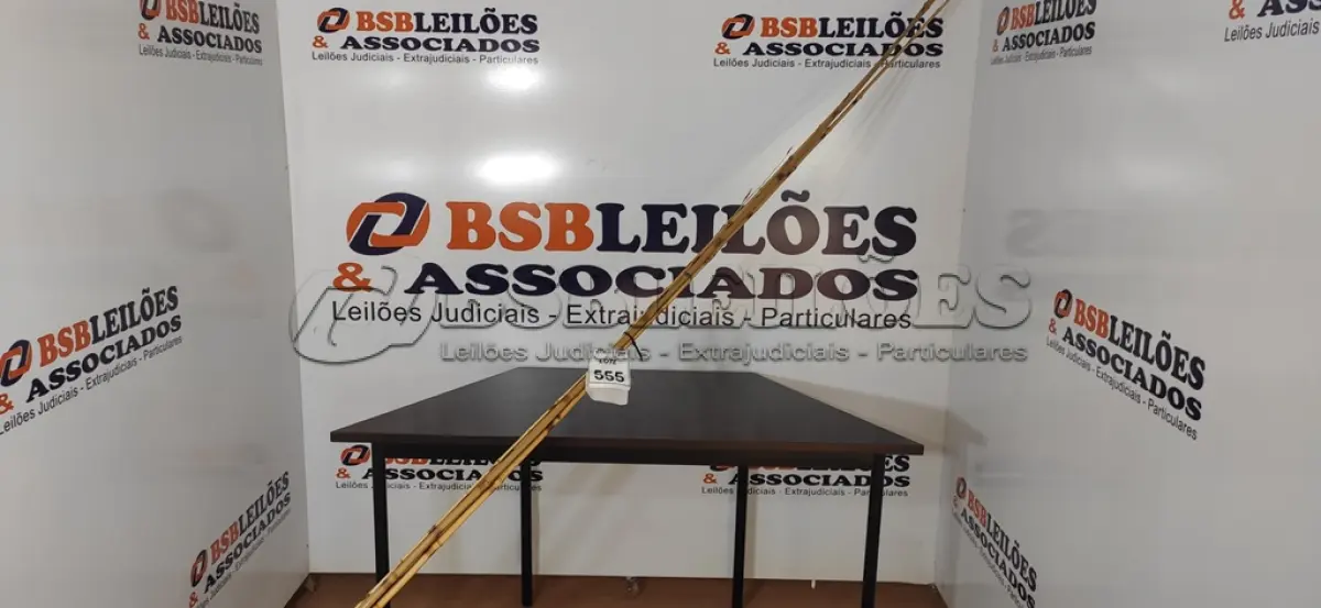LOTE 555 - 05 VARAS DE BAMBU. (NO ESTADO) ATENÇÃO! FAZER A VISITAÇÃO ANTES DE ARREMATAR, NÃO SABEMOS SE FUNCIONA, LEILÃO NÃO TEM GARANTIA E NEM DEVOLUÇÃO, SUJEITO A POSSÍVEIS AVARIAS VISÍVEIS/OCULTAS E/OU AUSÊNCIA DE COMPONENTES.
