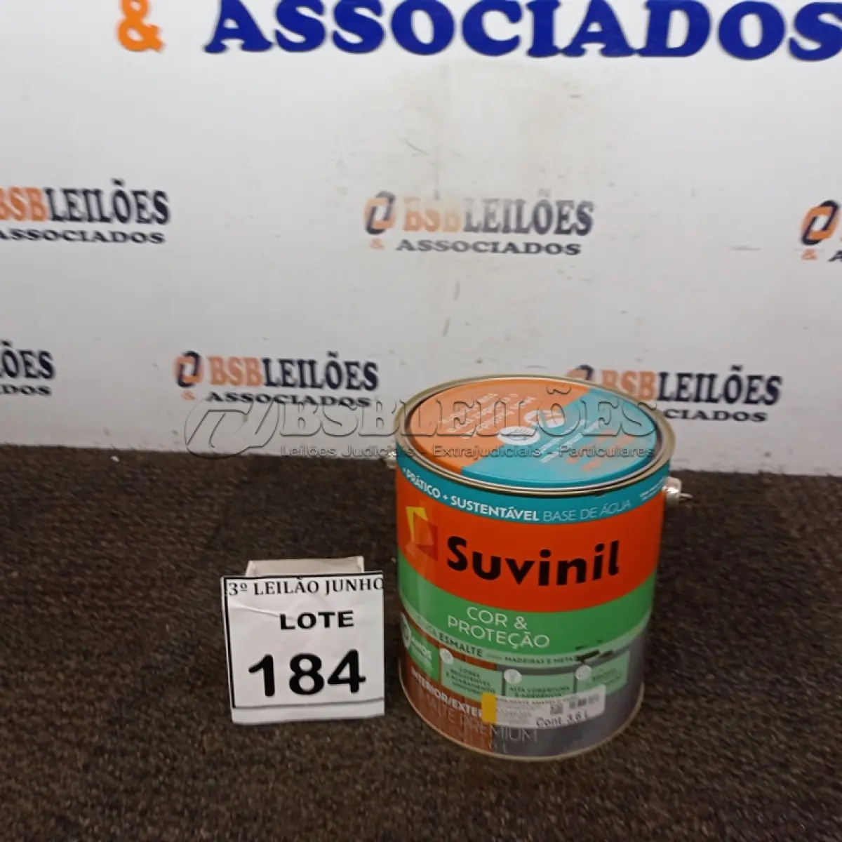 LOTE 184 - 01 TINTA ESMALTE PARA MADEIRA E METAL COR BRILHANTE AMARELO OURO MARCA SUVINIL COM 3,6L. (NO ESTADO) ATENÇÃO! FAZER A VISITAÇÃO ANTES DE ARREMATAR, NÃO SABEMOS SE FUNCIONA, LEILÃO NÃO TEM GARANTIA E NEM DEVOLUÇÃO, SUJEITO A POSSÍVEIS AVARIAS VISÍVEIS/OCULTAS E/OU AUSÊNCIA DE COMPONENTES.