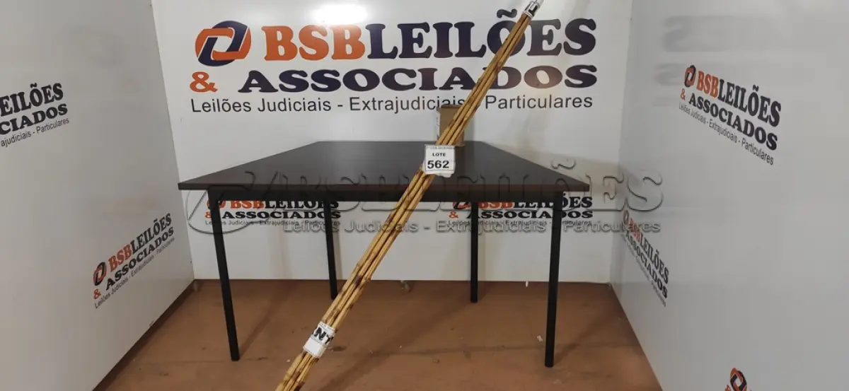 LOTE 562 - 05 VARAS DE BAMBU. (NO ESTADO) ATENÇÃO! FAZER A VISITAÇÃO ANTES DE ARREMATAR, NÃO SABEMOS SE FUNCIONA, LEILÃO NÃO TEM GARANTIA E NEM DEVOLUÇÃO, SUJEITO A POSSÍVEIS AVARIAS VISÍVEIS/OCULTAS E/OU AUSÊNCIA DE COMPONENTES.