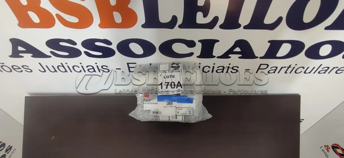 LOTE 170 - 30 MÁSCARAS 3M 9320+BR. (NOVAS) (NO ESTADO) ATENÇÃO! FAZER A VISITAÇÃO ANTES DE ARREMATAR, NÃO SABEMOS SE FUNCIONA, LEILÃO NÃO TEM GARANTIA E NEM DEVOLUÇÃO, SUJEITO A POSSÍVEIS AVARIAS VISÍVEIS/OCULTAS E/OU AUSÊNCIA DE COMPONENTES.