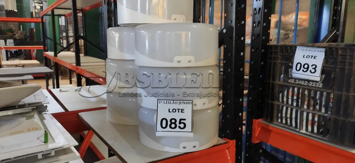 LOTE 085 - 07 DISPENSES P/PAPEL. (NO ESTADO) ATENÇÃO! FAZER A VISITAÇÃO ANTES DE ARREMATAR, NÃO SABEMOS SE FUNCIONA. LEILÃO NÃO TEM GARANTIA E NEM DEVOLUÇÃO, SUJEITO A POSSÍVEIS AVARIAS VISÍVEIS/OCULTAS E/OU AUSÊNCIA DE COMPONENTES.